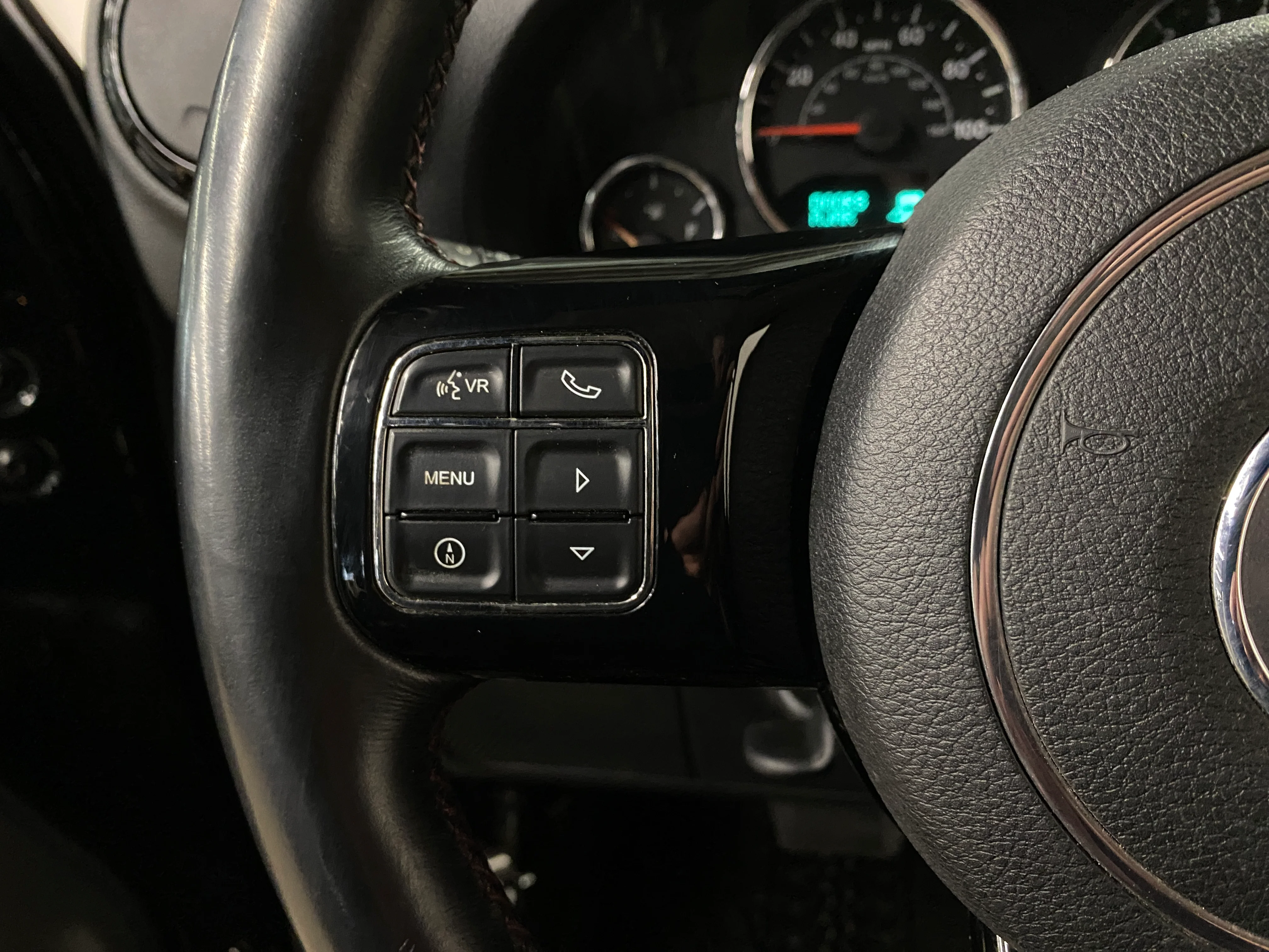 2012 Jeep Wrangler Unlimited Sahara - Image 21