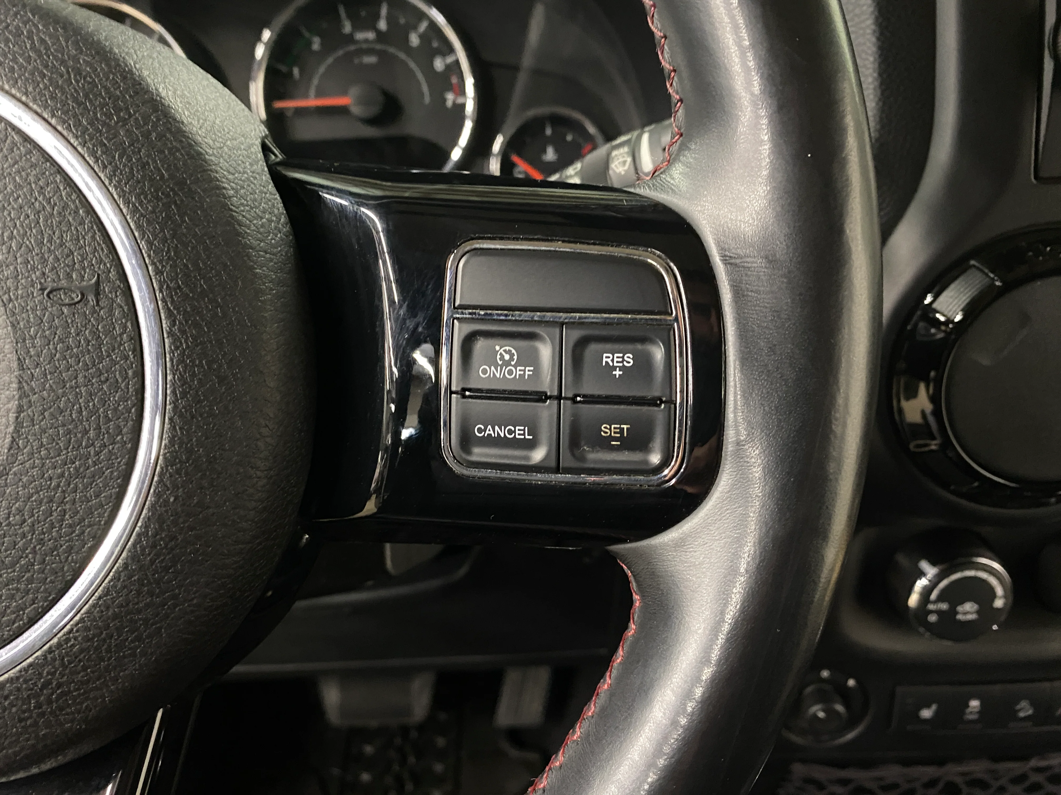 2012 Jeep Wrangler Unlimited Sahara - Image 22