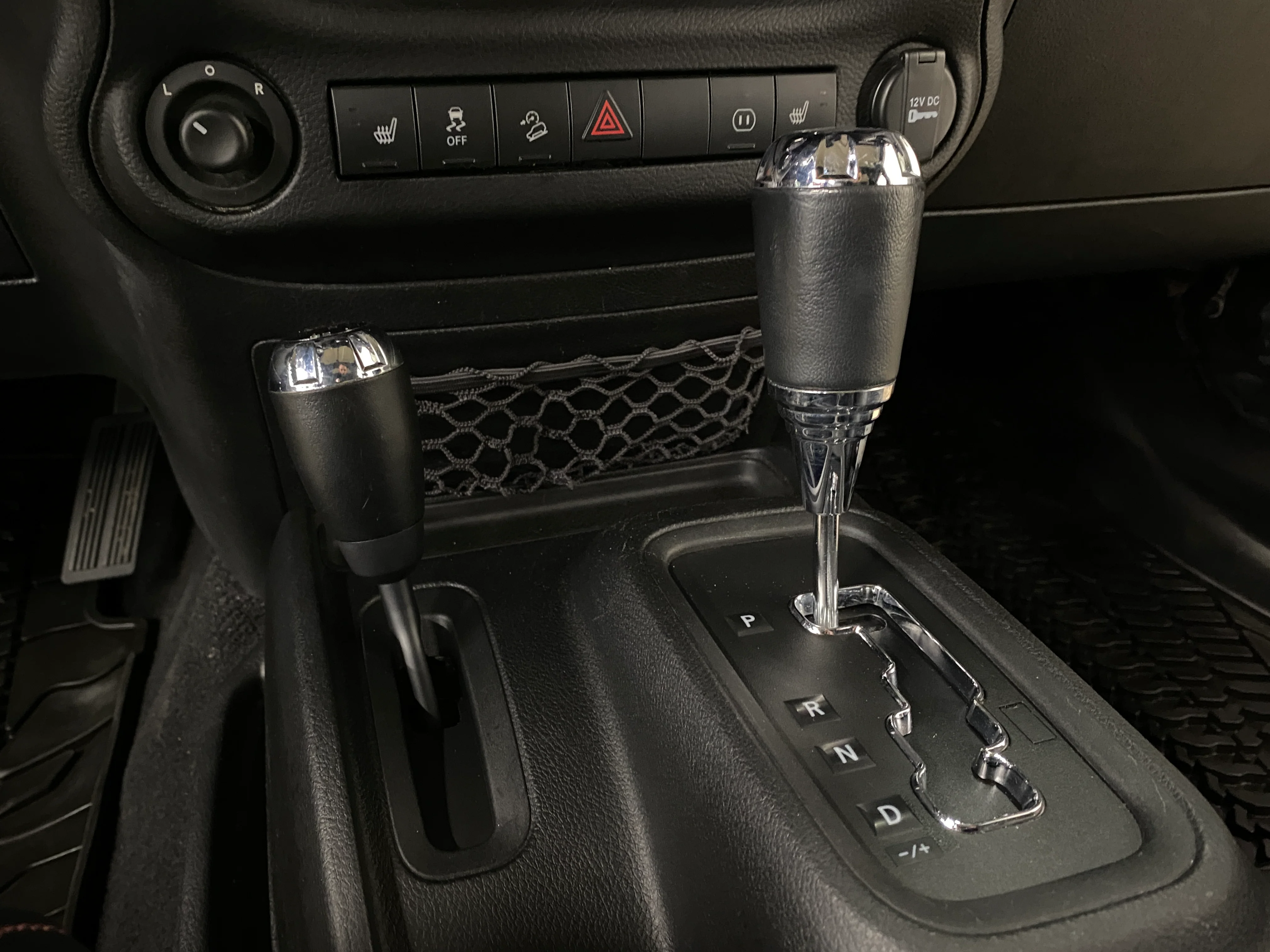 2012 Jeep Wrangler Unlimited Sahara - Image 26