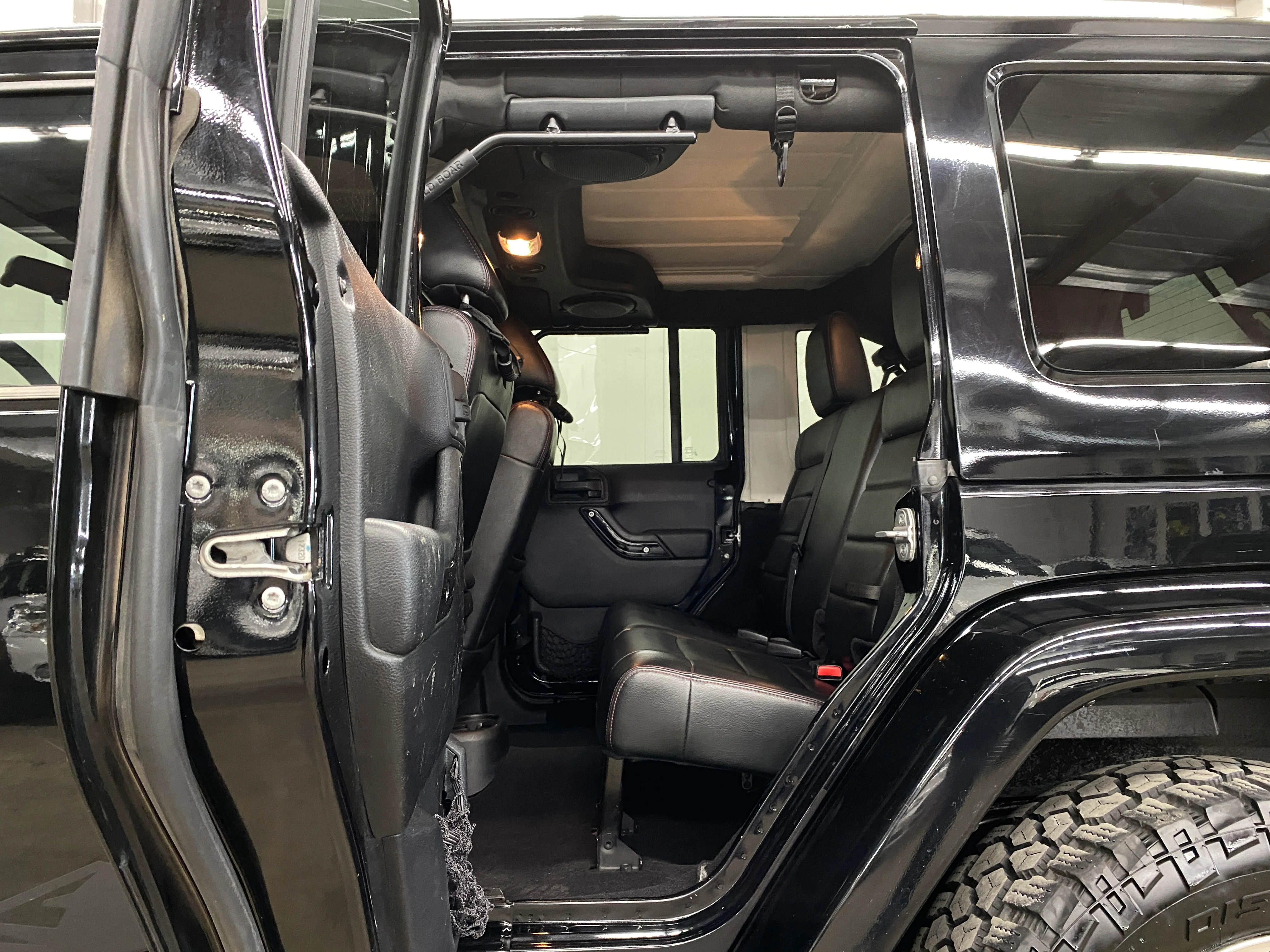 2012 Jeep Wrangler Unlimited Sahara - Image 42