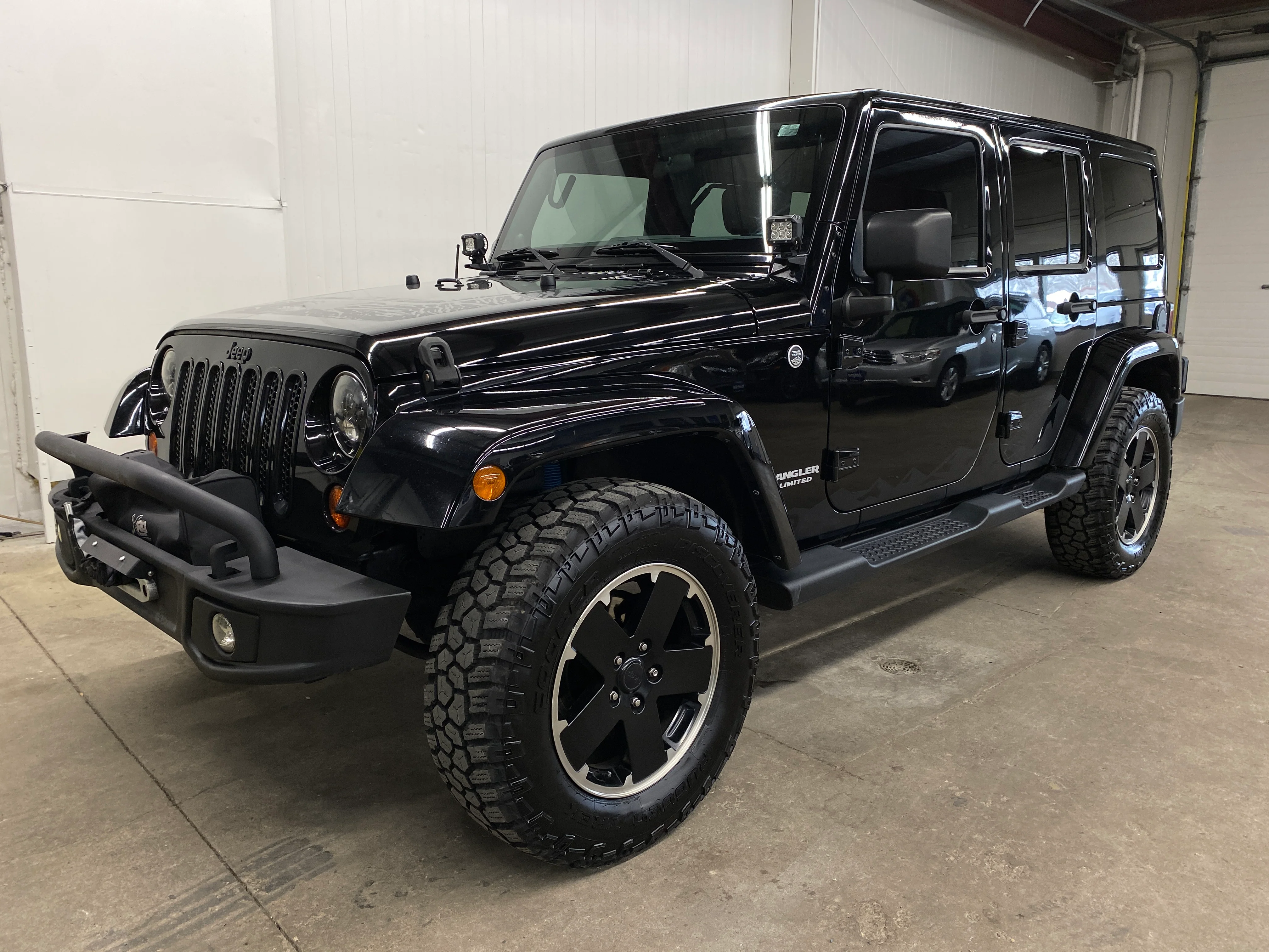 2012 Jeep Wrangler Unlimited Sahara - Image 8