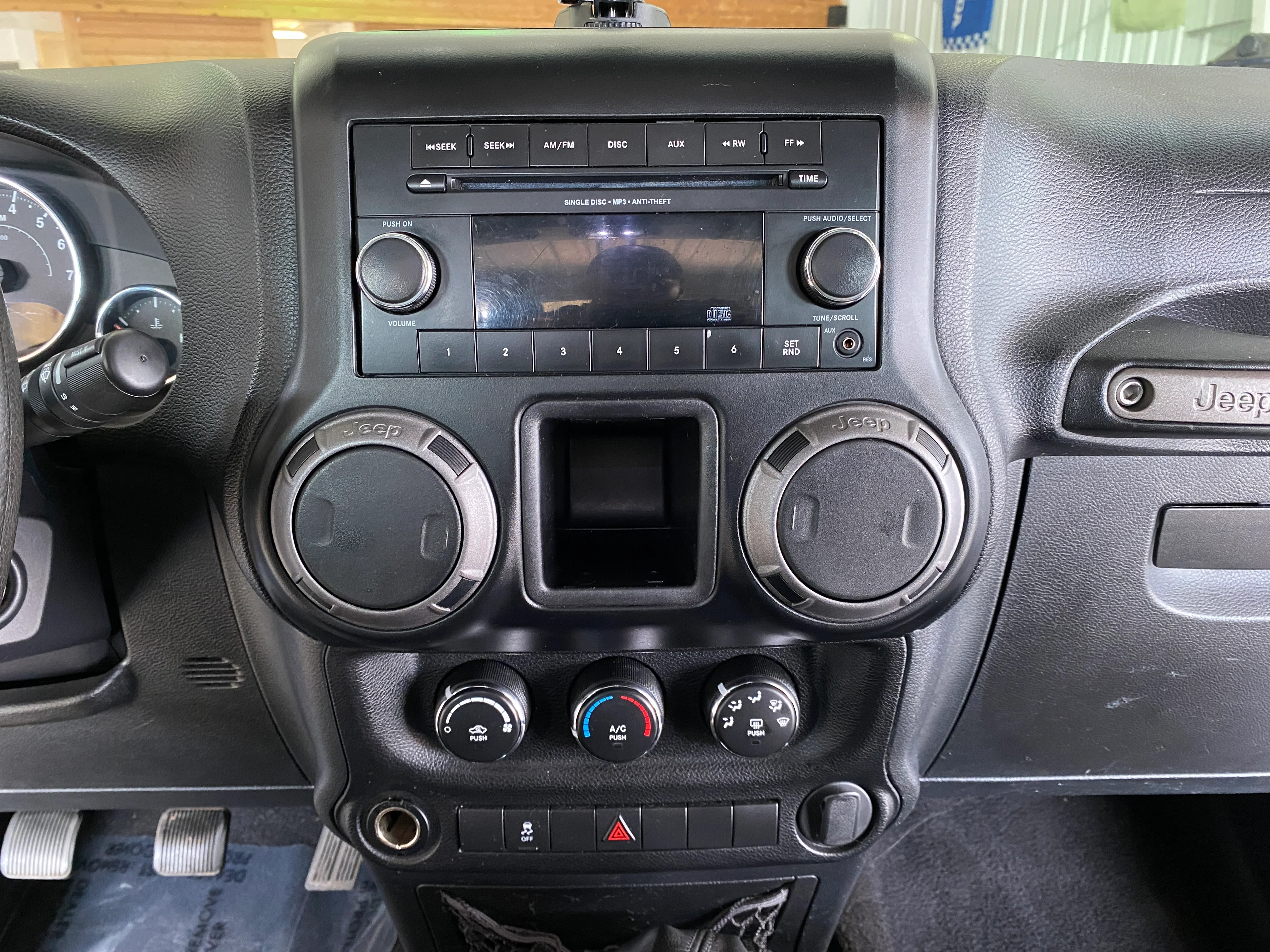 2012 Jeep Wrangler Sport 4WD Manual - Image 23