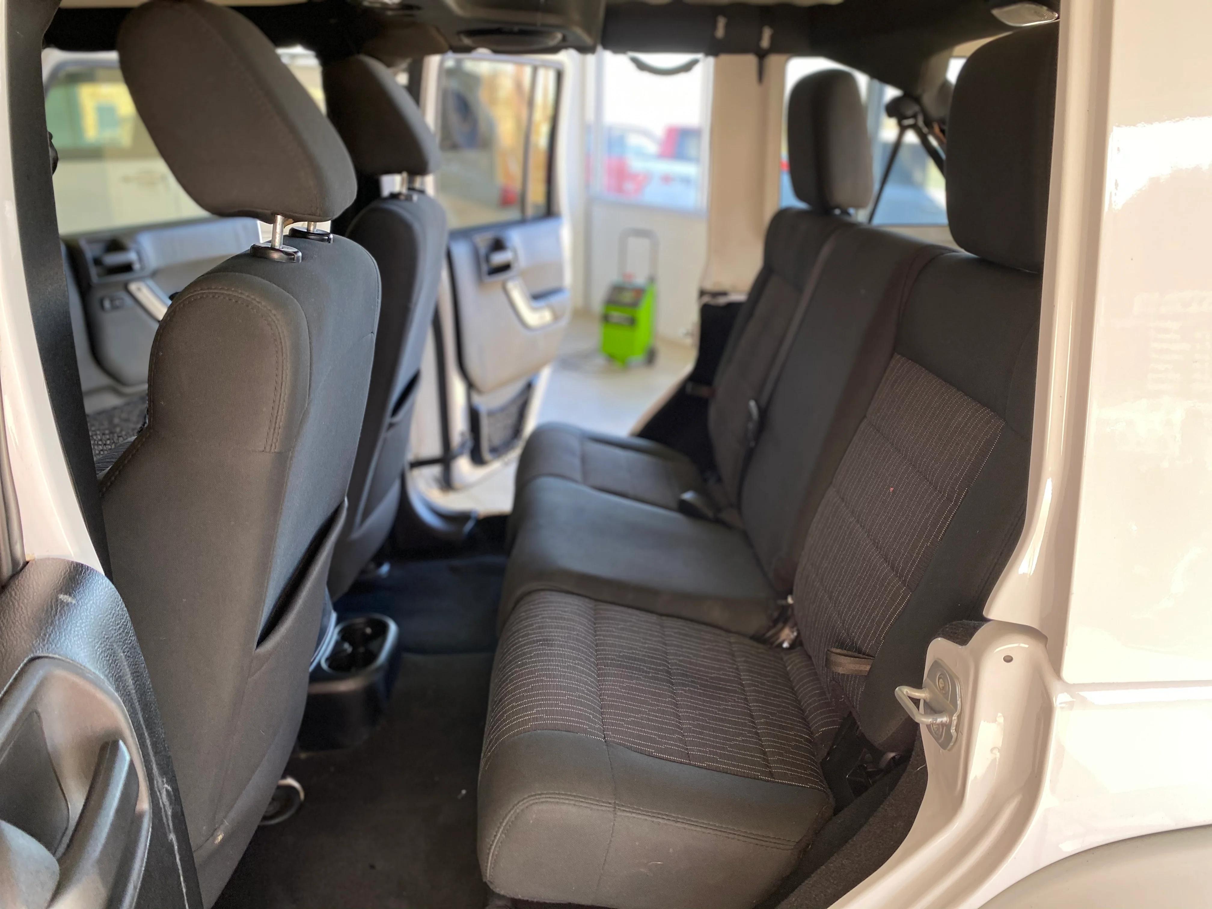2012 Jeep Wrangler Unlimited Sahara Manual - Image 10