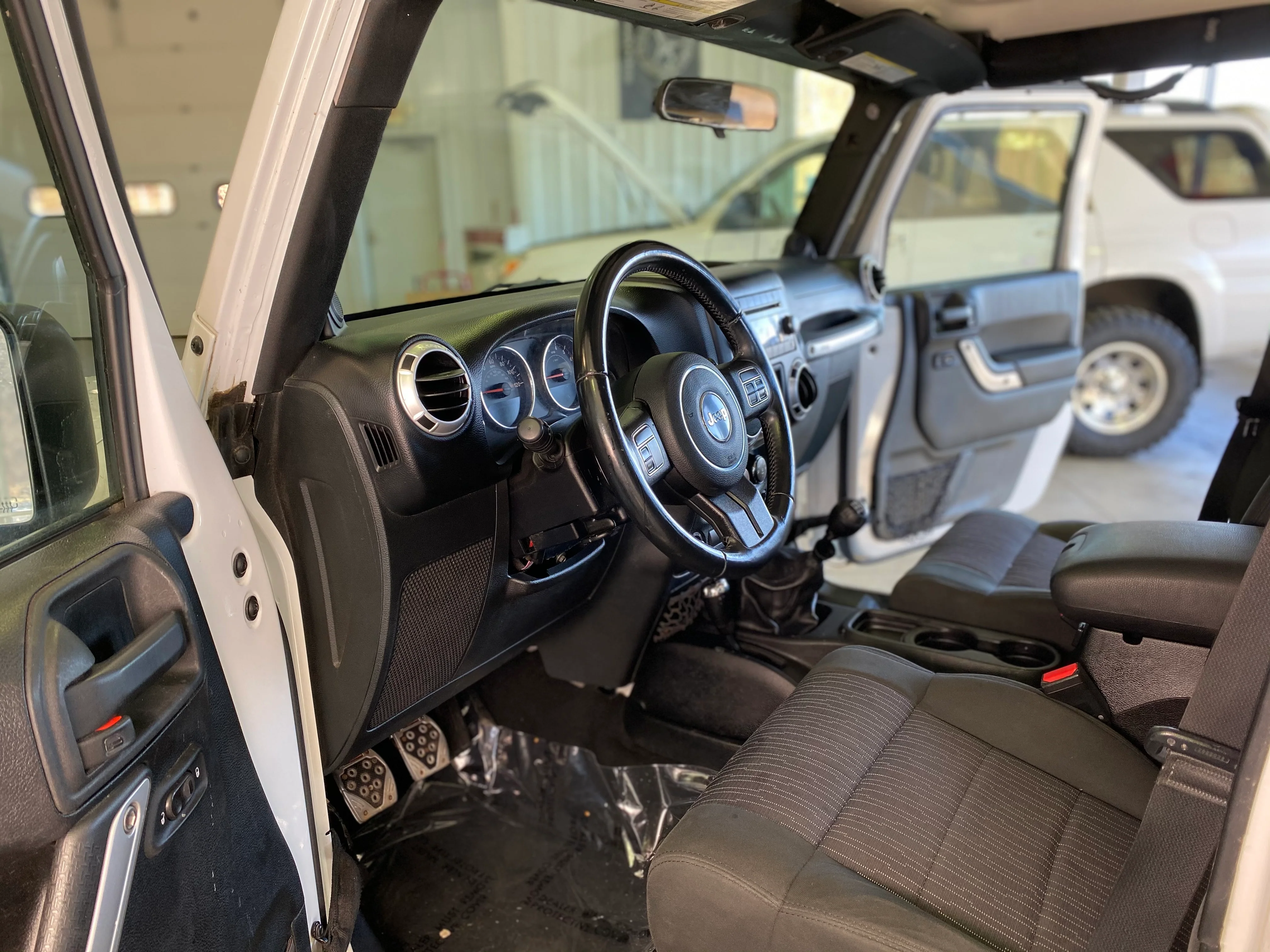 2012 Jeep Wrangler Unlimited Sahara Manual - Image 11