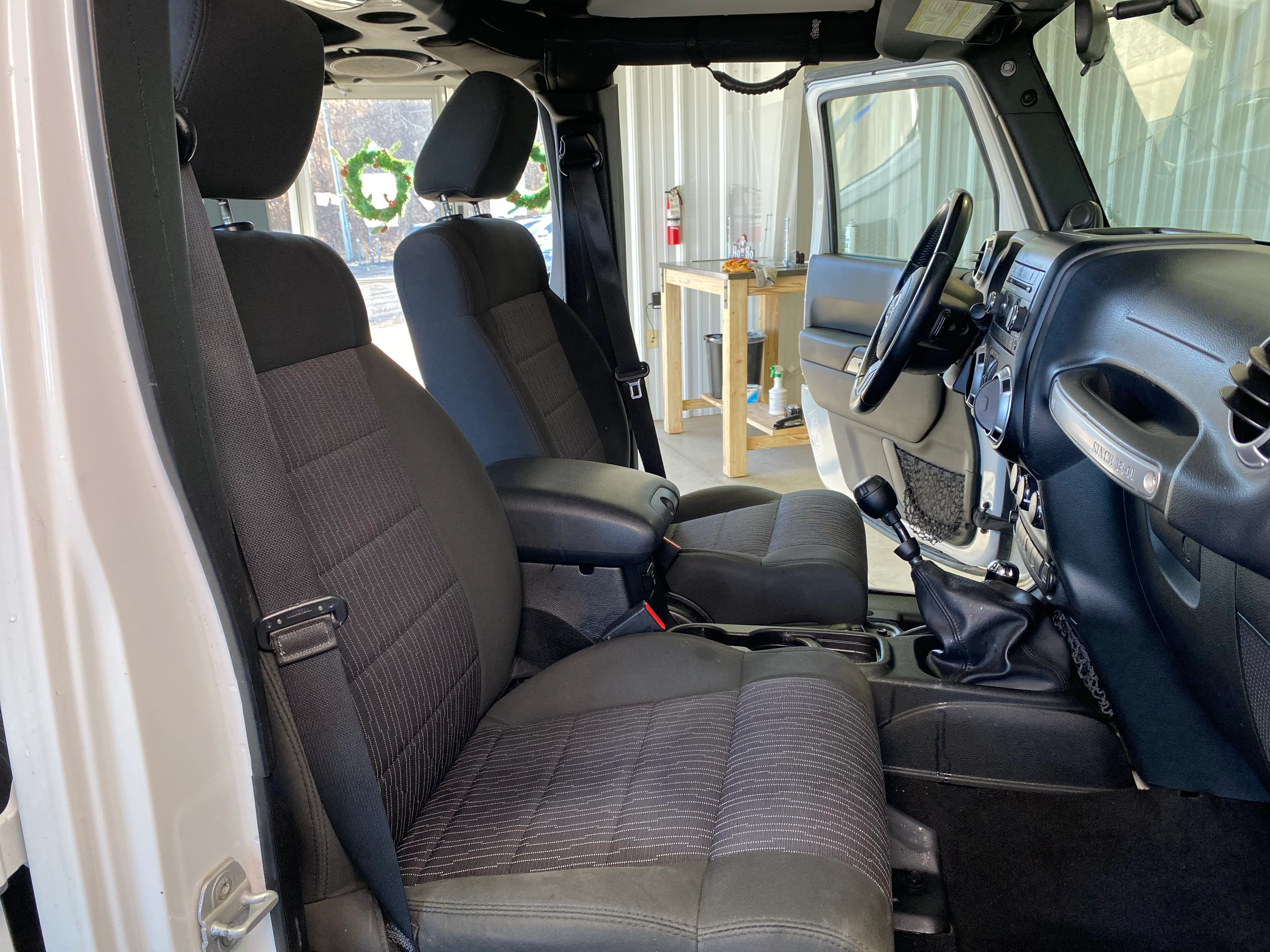 2012 Jeep Wrangler Unlimited Sahara Manual - Image 15