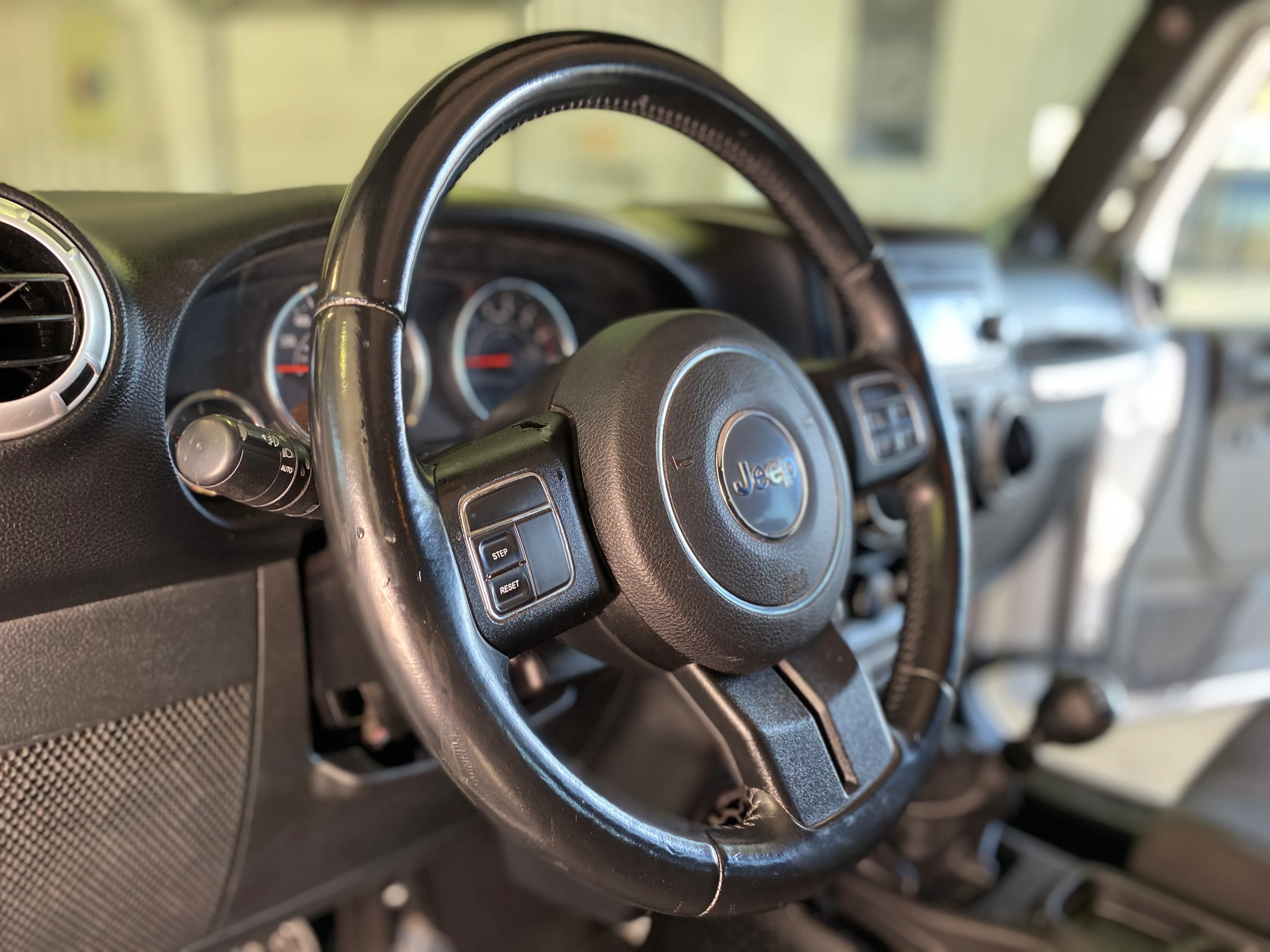 2012 Jeep Wrangler Unlimited Sahara Manual - Image 18