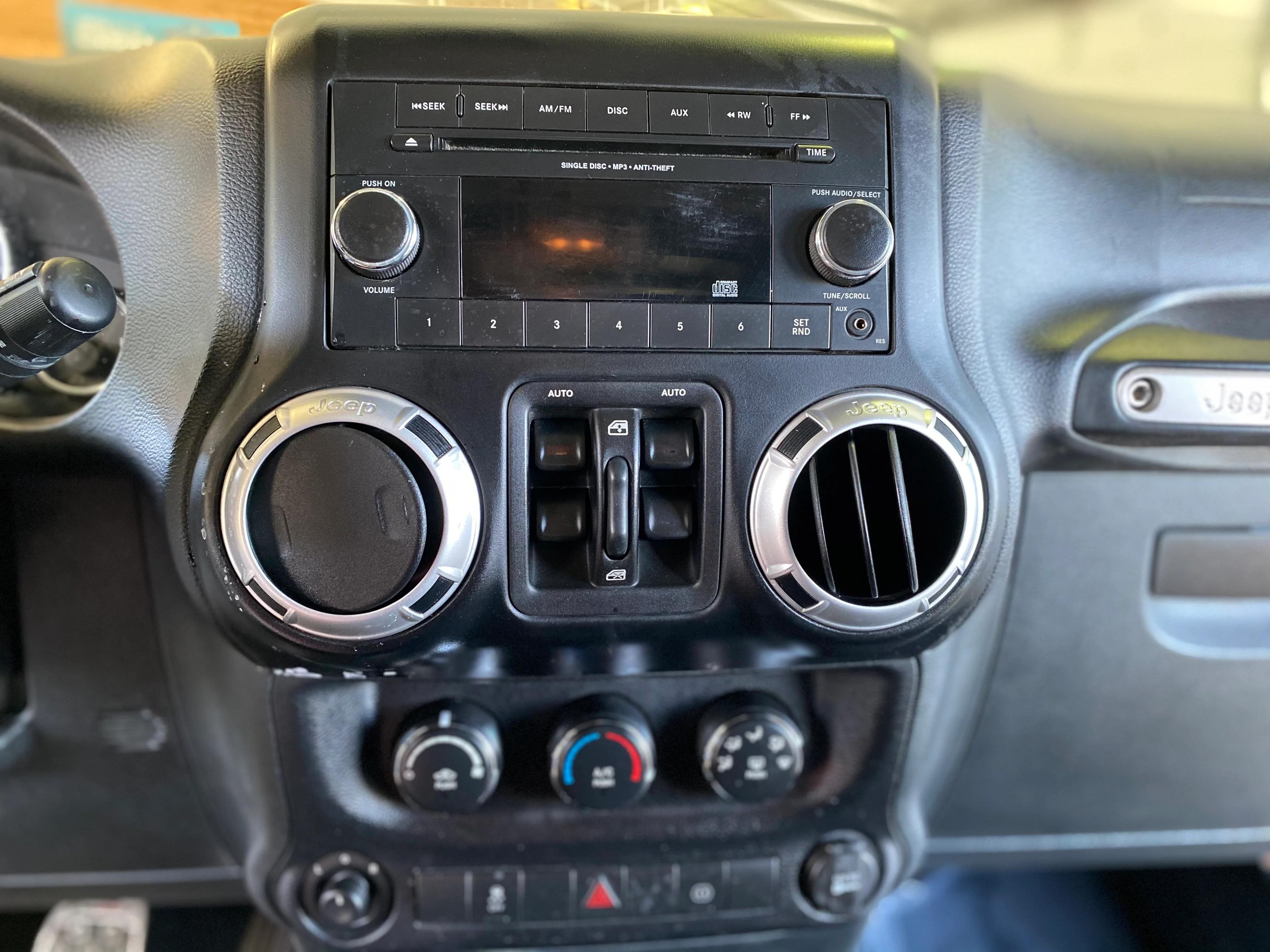2012 Jeep Wrangler Unlimited Sahara Manual - Image 22