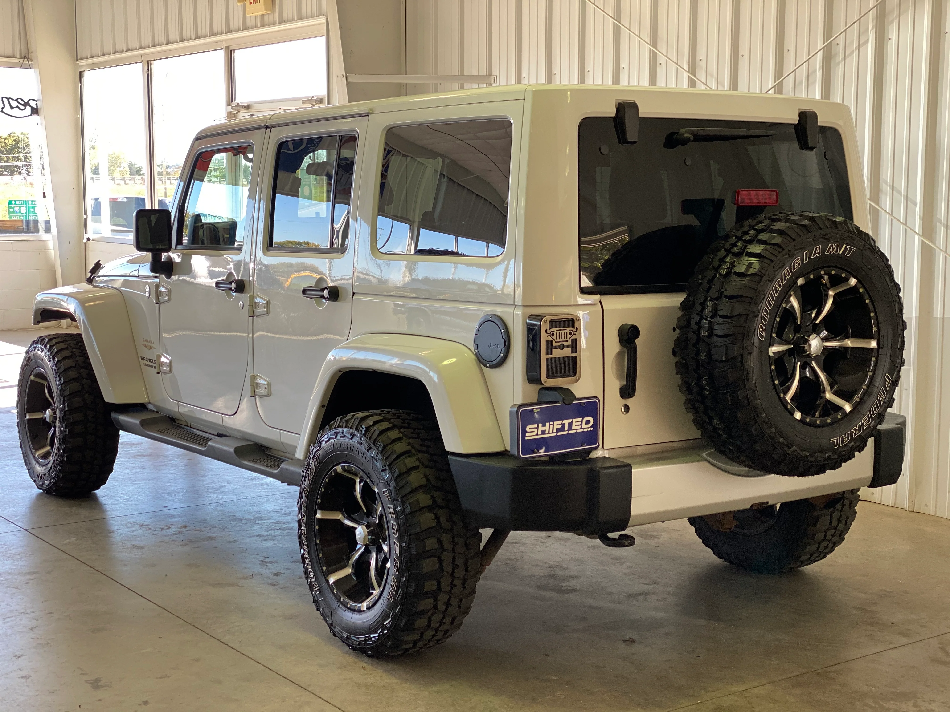 2012 Jeep Wrangler Unlimited Sahara Manual - Image 3