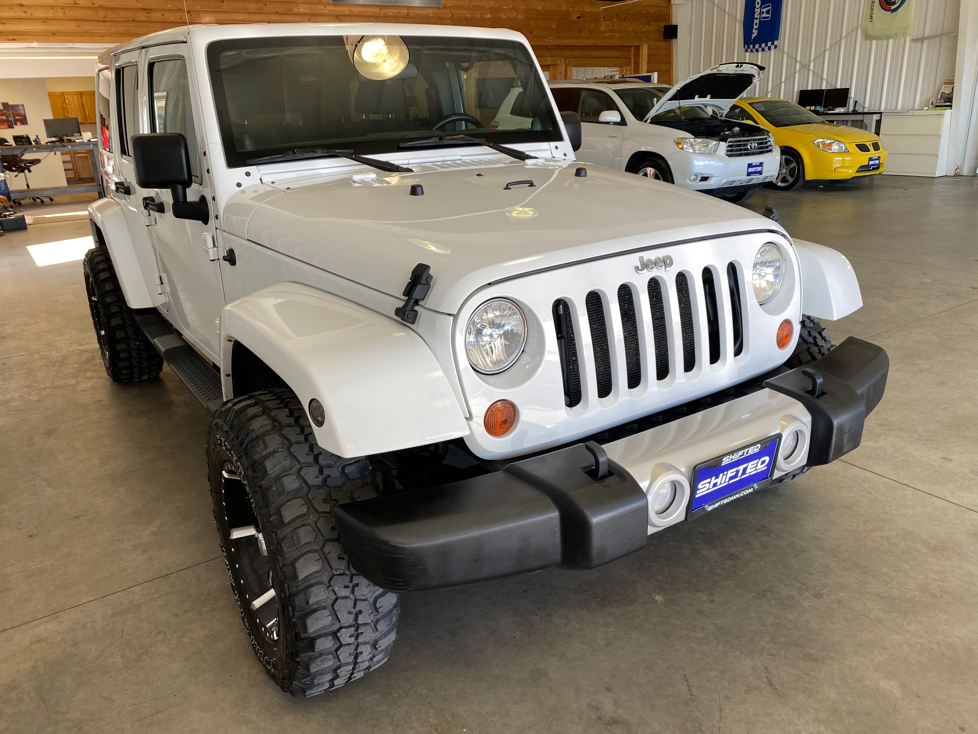 2012 Jeep Wrangler Unlimited Sahara Manual - Image 6