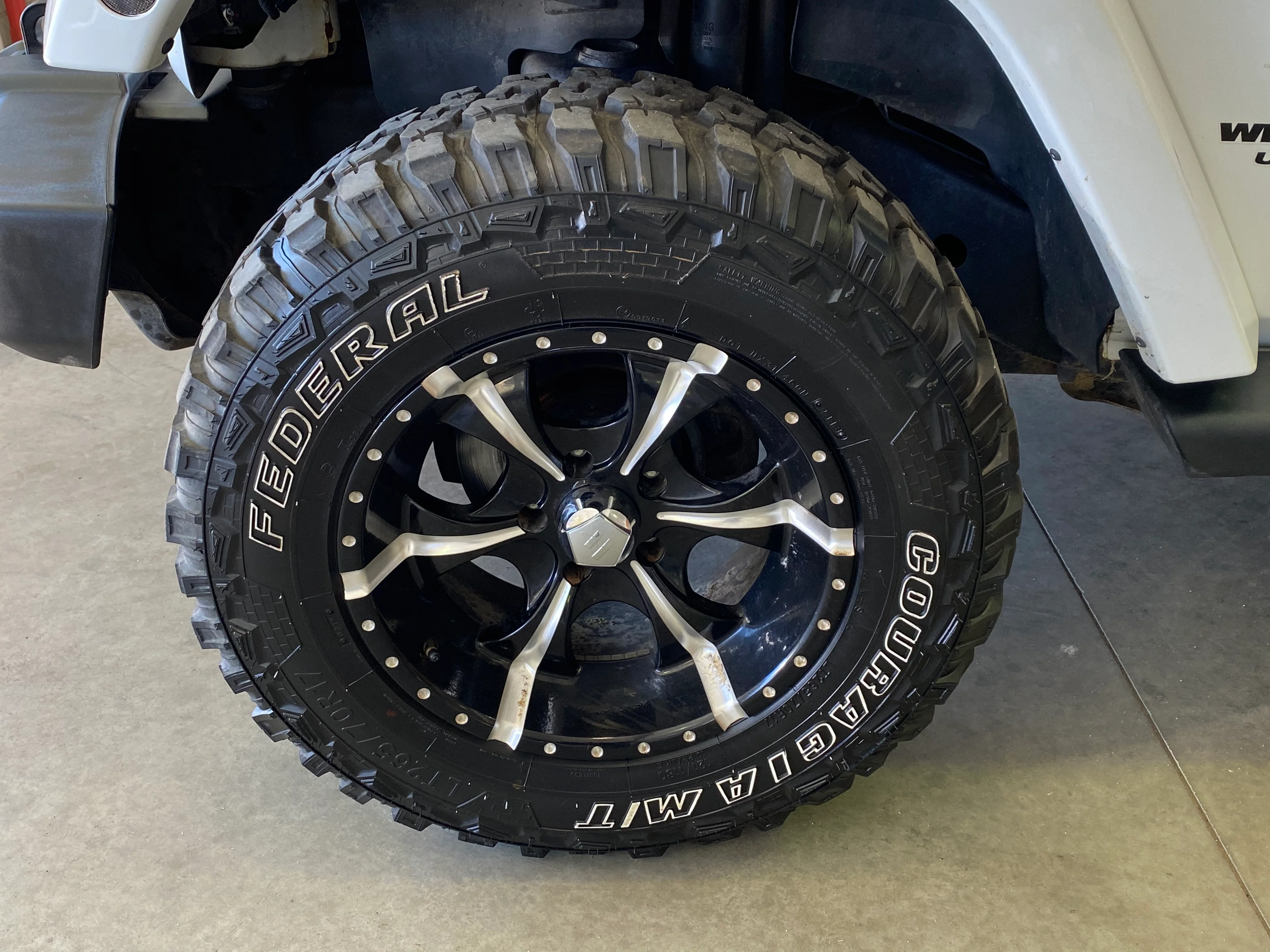 2012 Jeep Wrangler Unlimited Sahara Manual - Image 9
