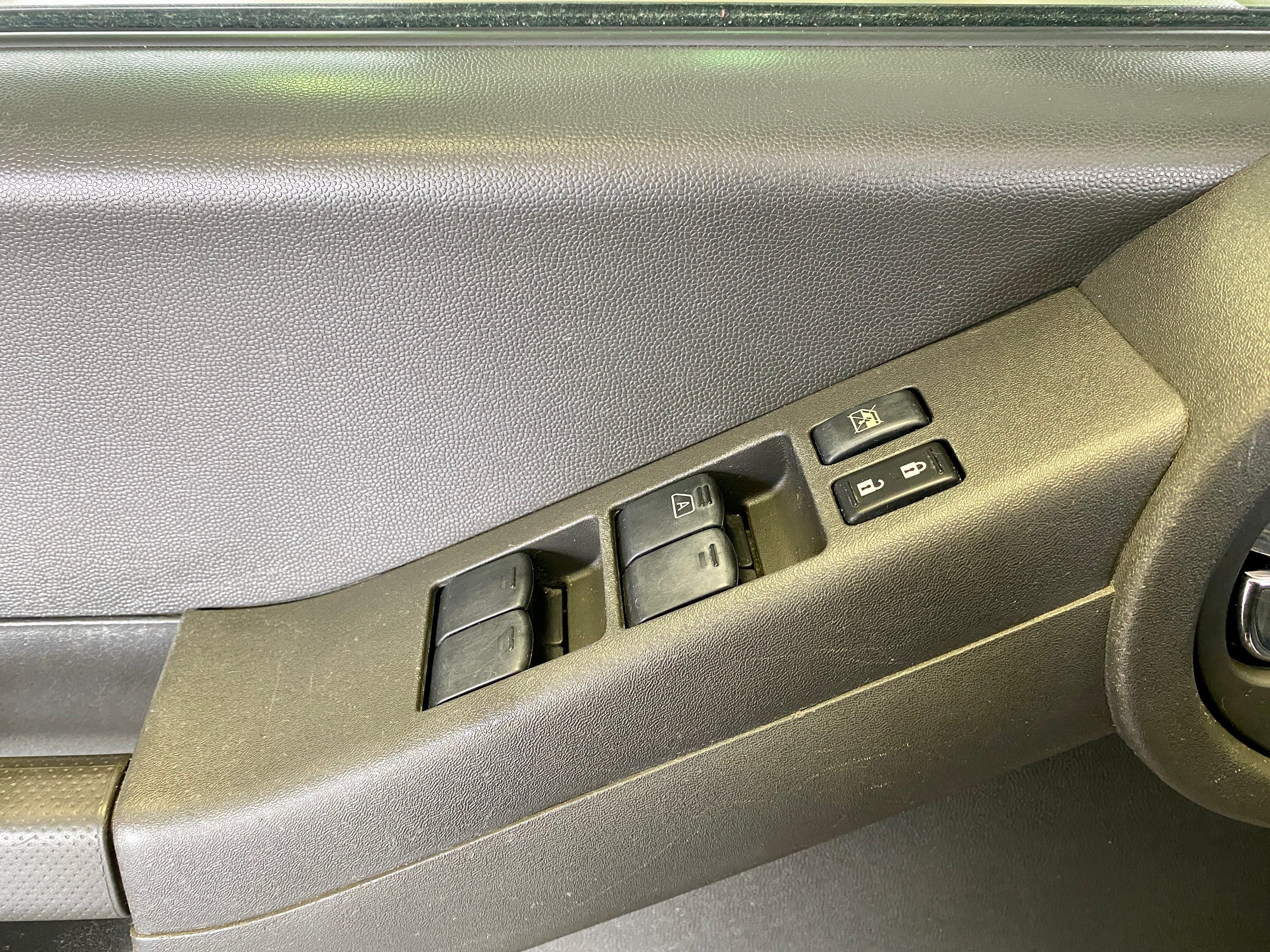 2012 Nissan Xterra PRO-4X Manual - Image 16