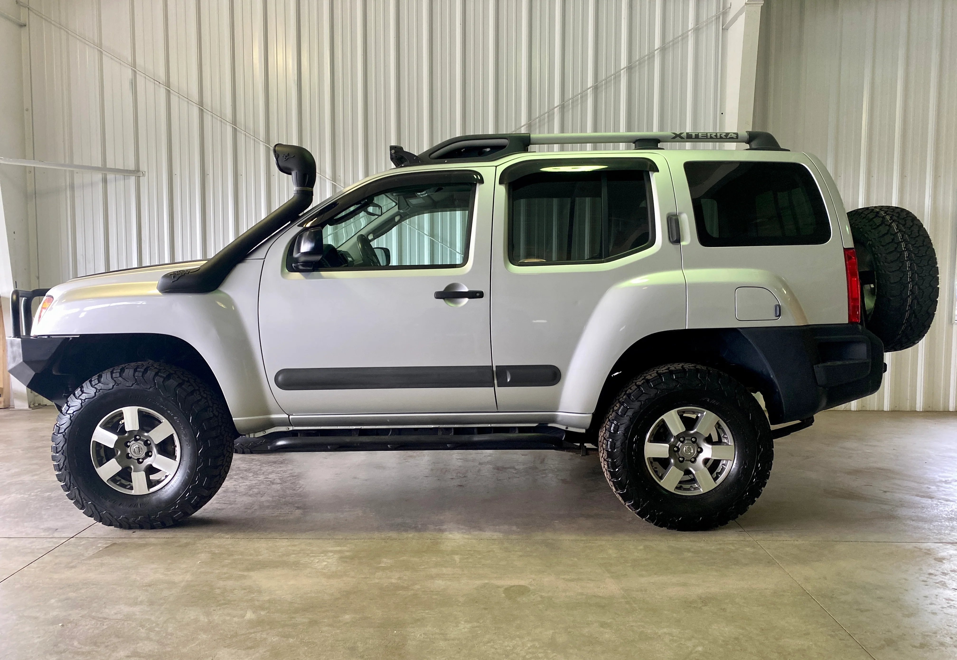 2012 Nissan Xterra PRO-4X Manual - Image 2