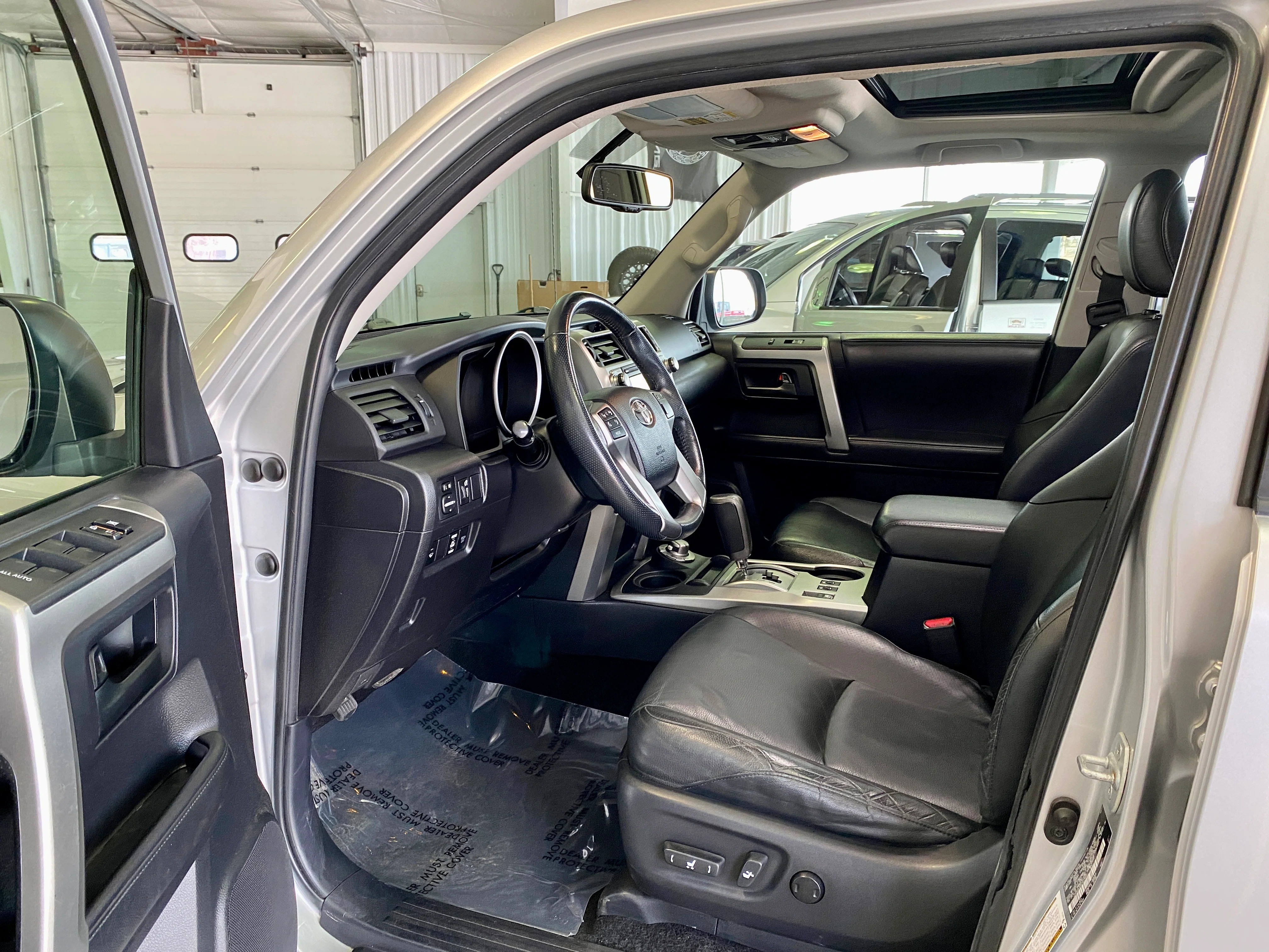 2012 Toyota 4Runner Limited 4WD - Image 10