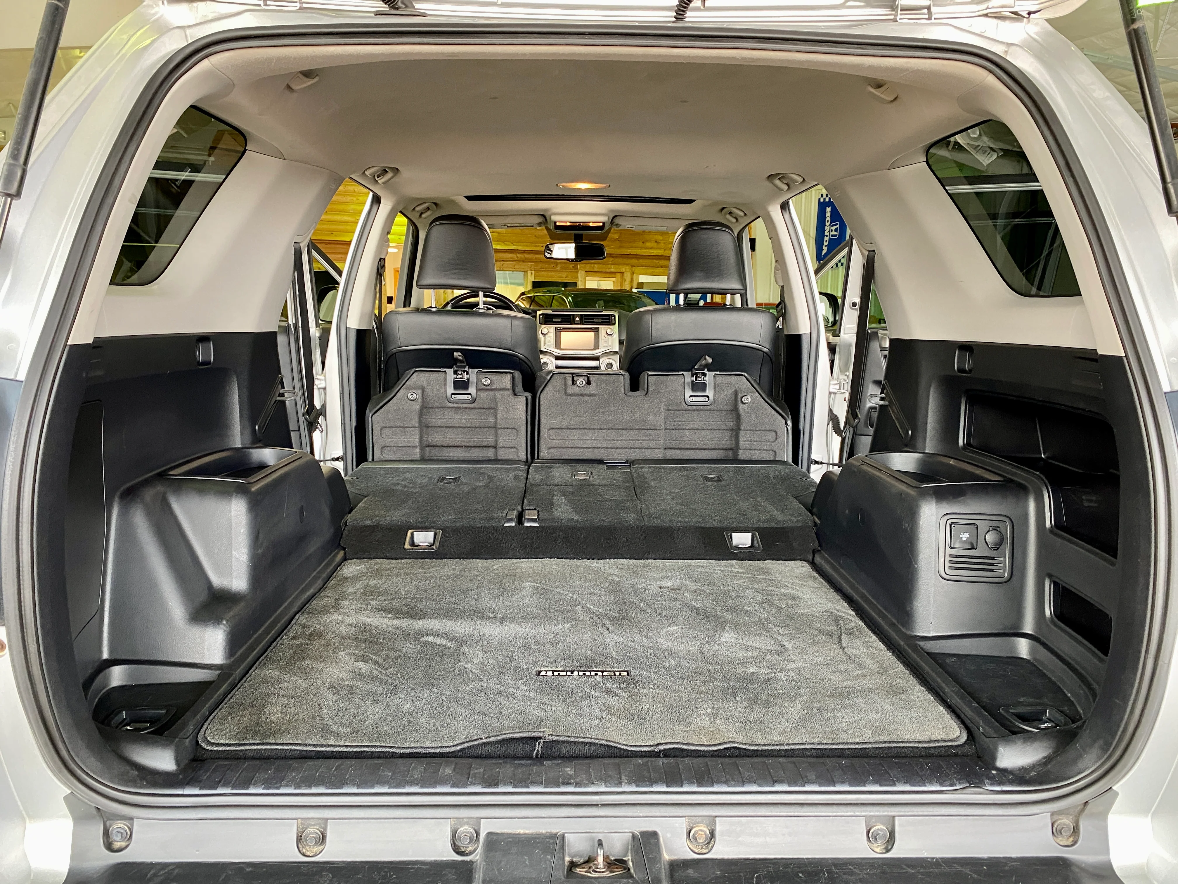 2012 Toyota 4Runner Limited 4WD - Image 13