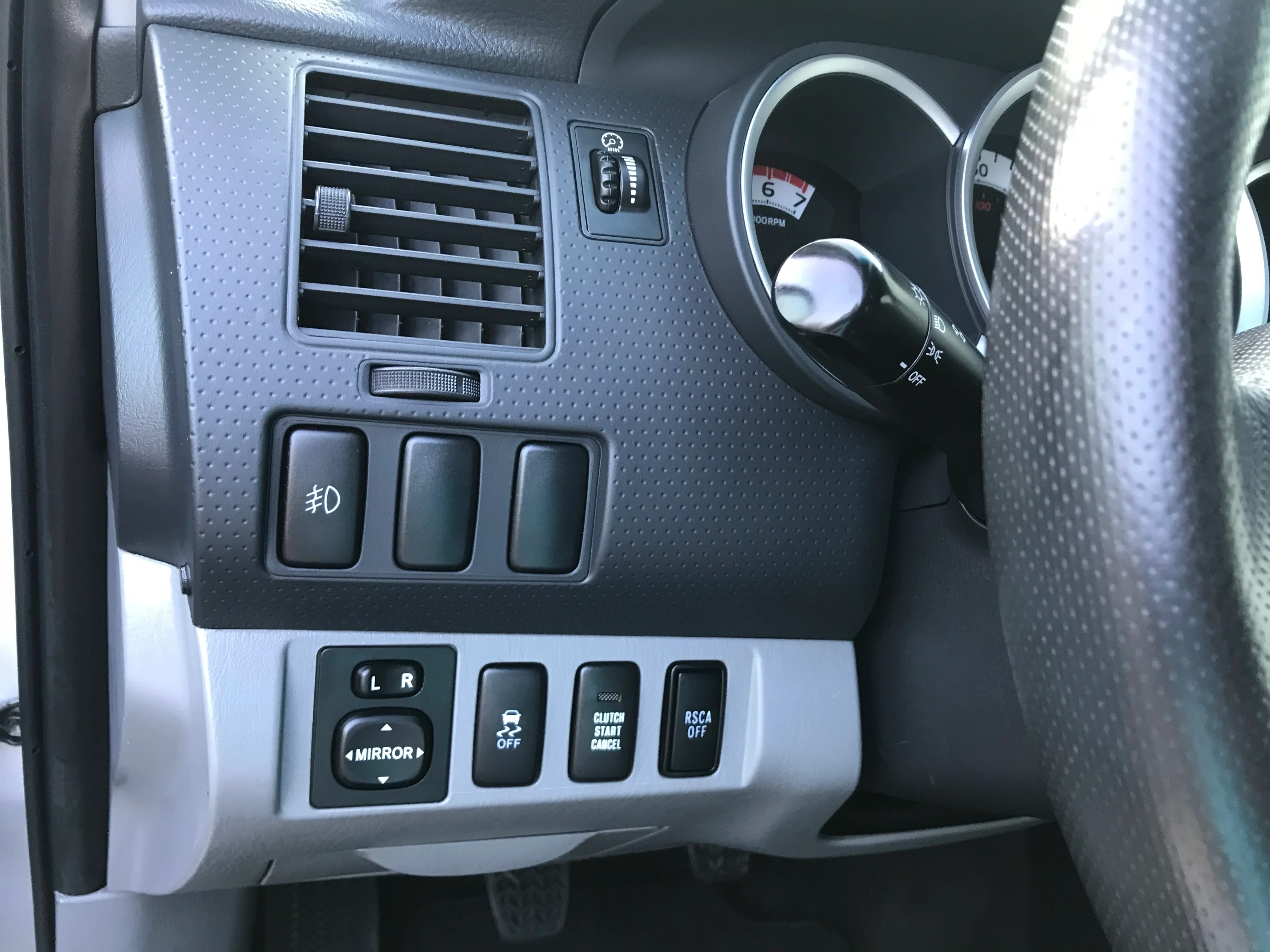 2012 Toyota Tacoma 4x4 - Image 11