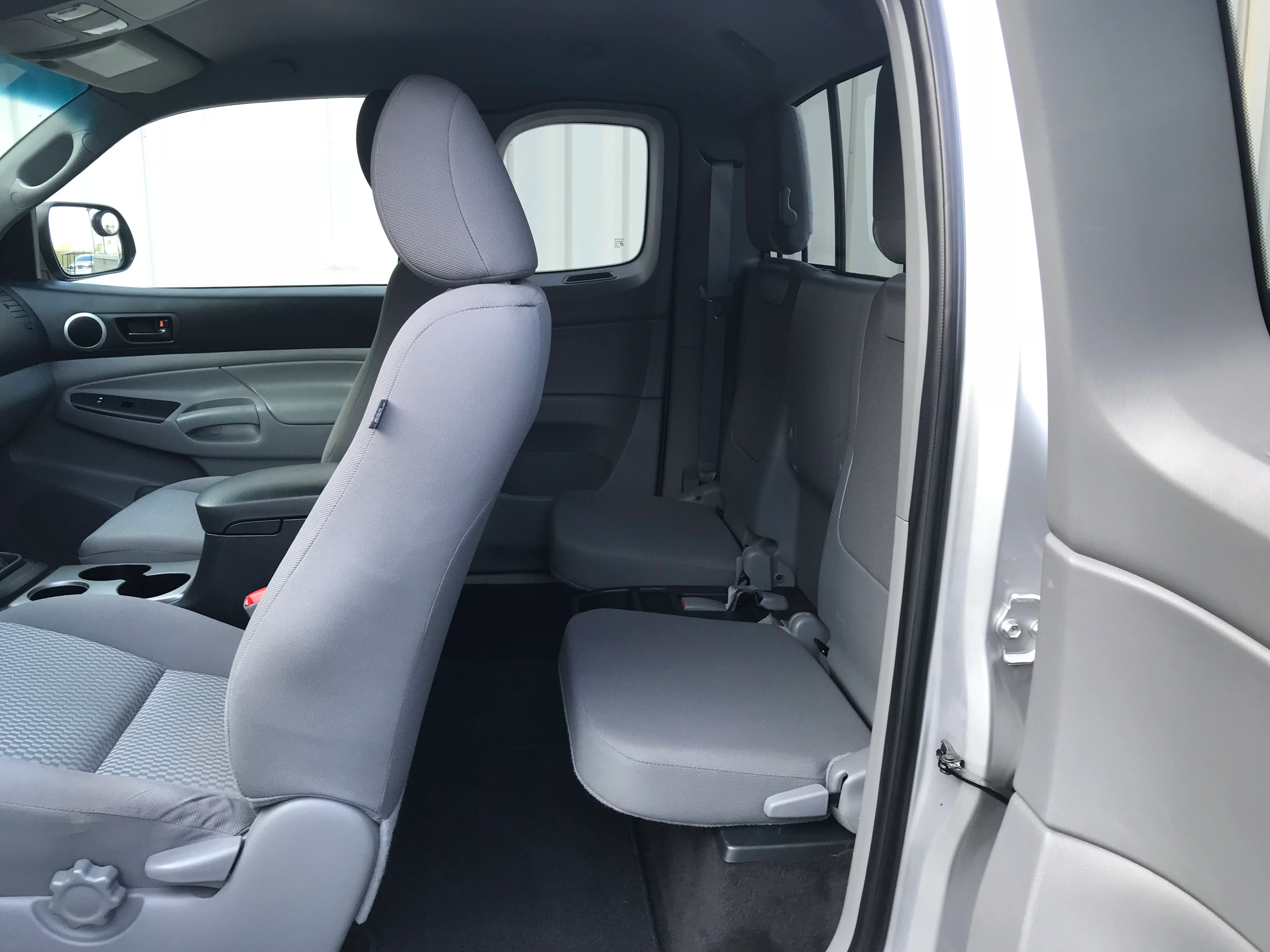 2012 Toyota Tacoma 4x4 - Image 9