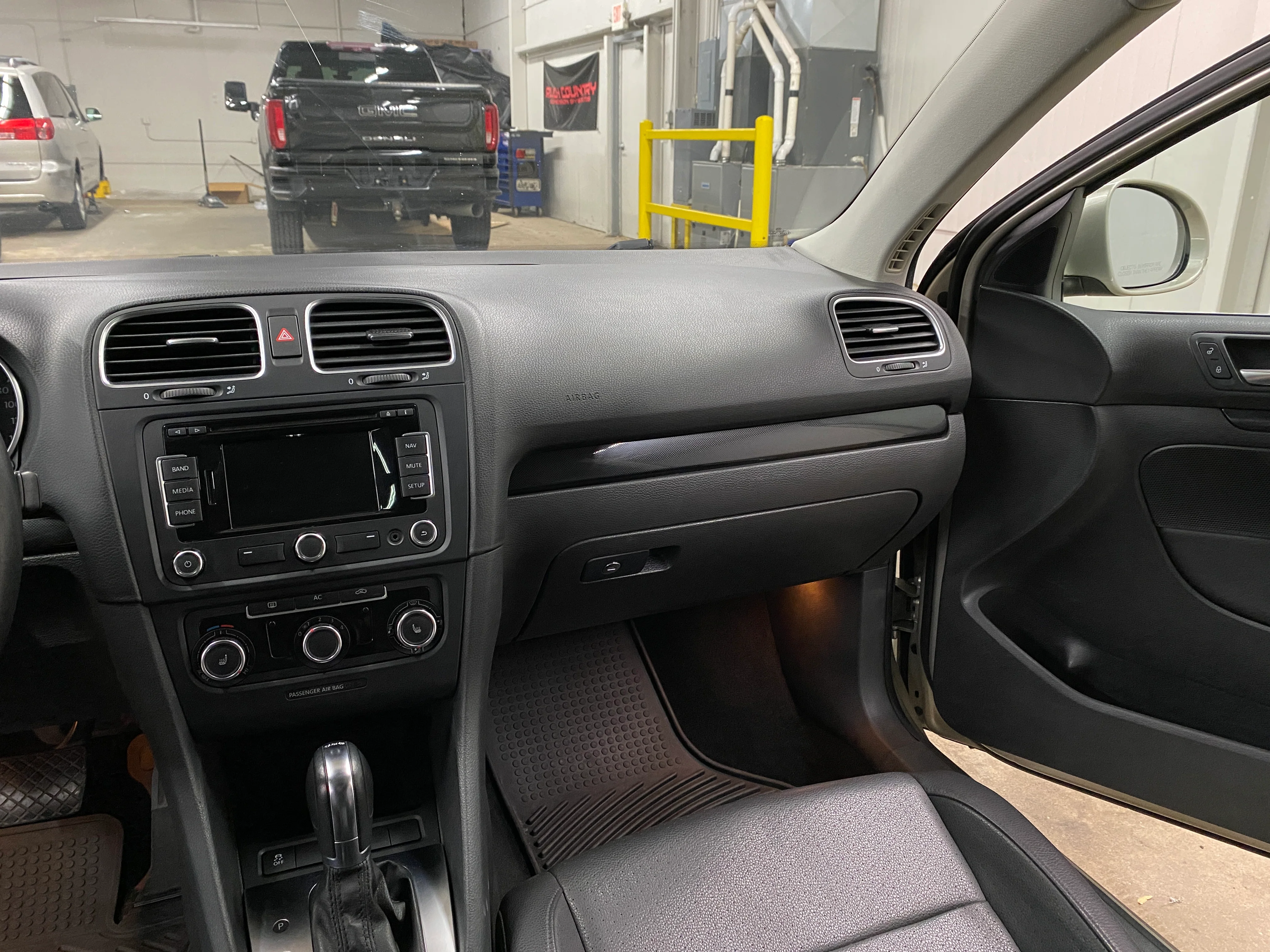 2012 Volkswagen Jetta TDI - Image 20