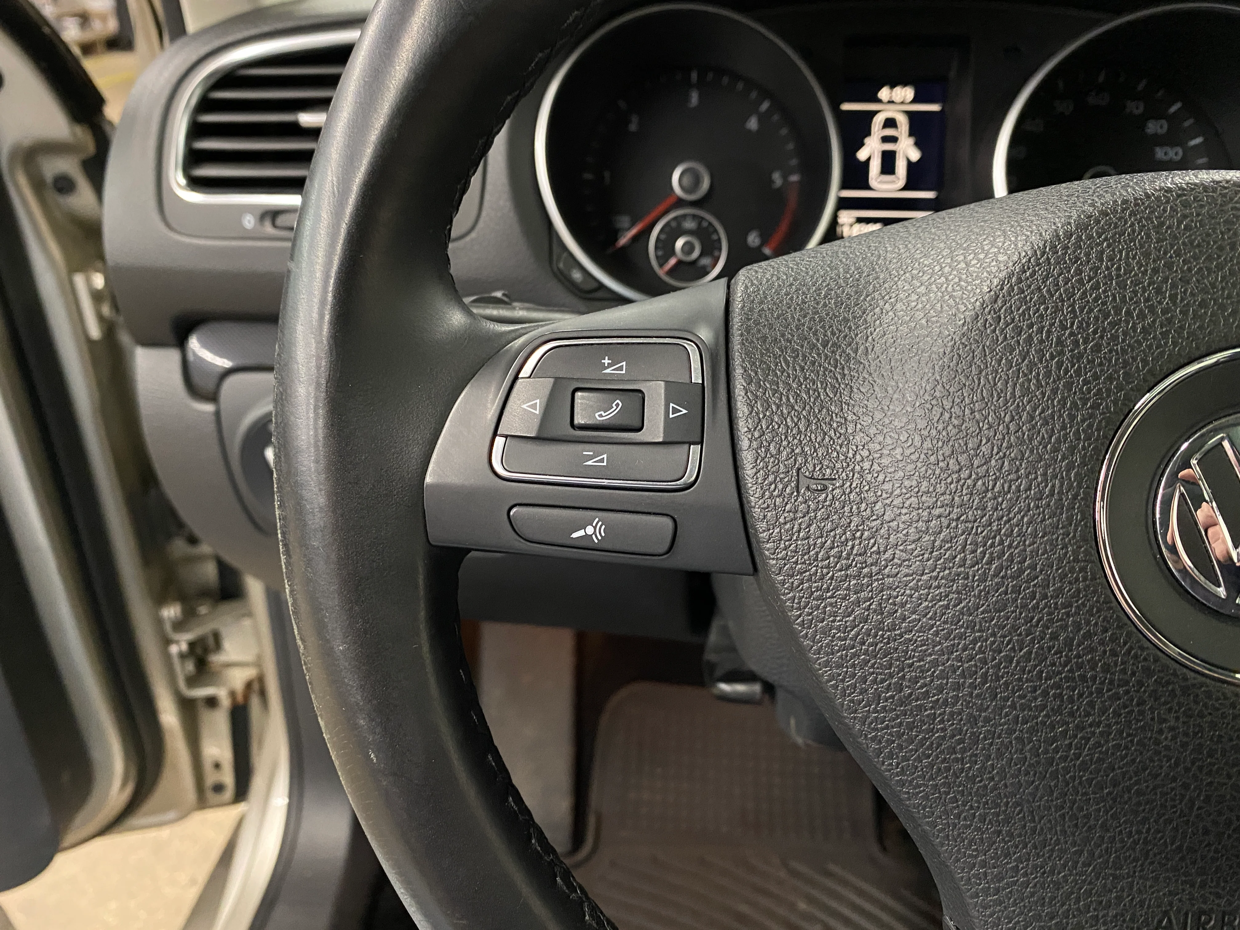 2012 Volkswagen Jetta TDI - Image 22