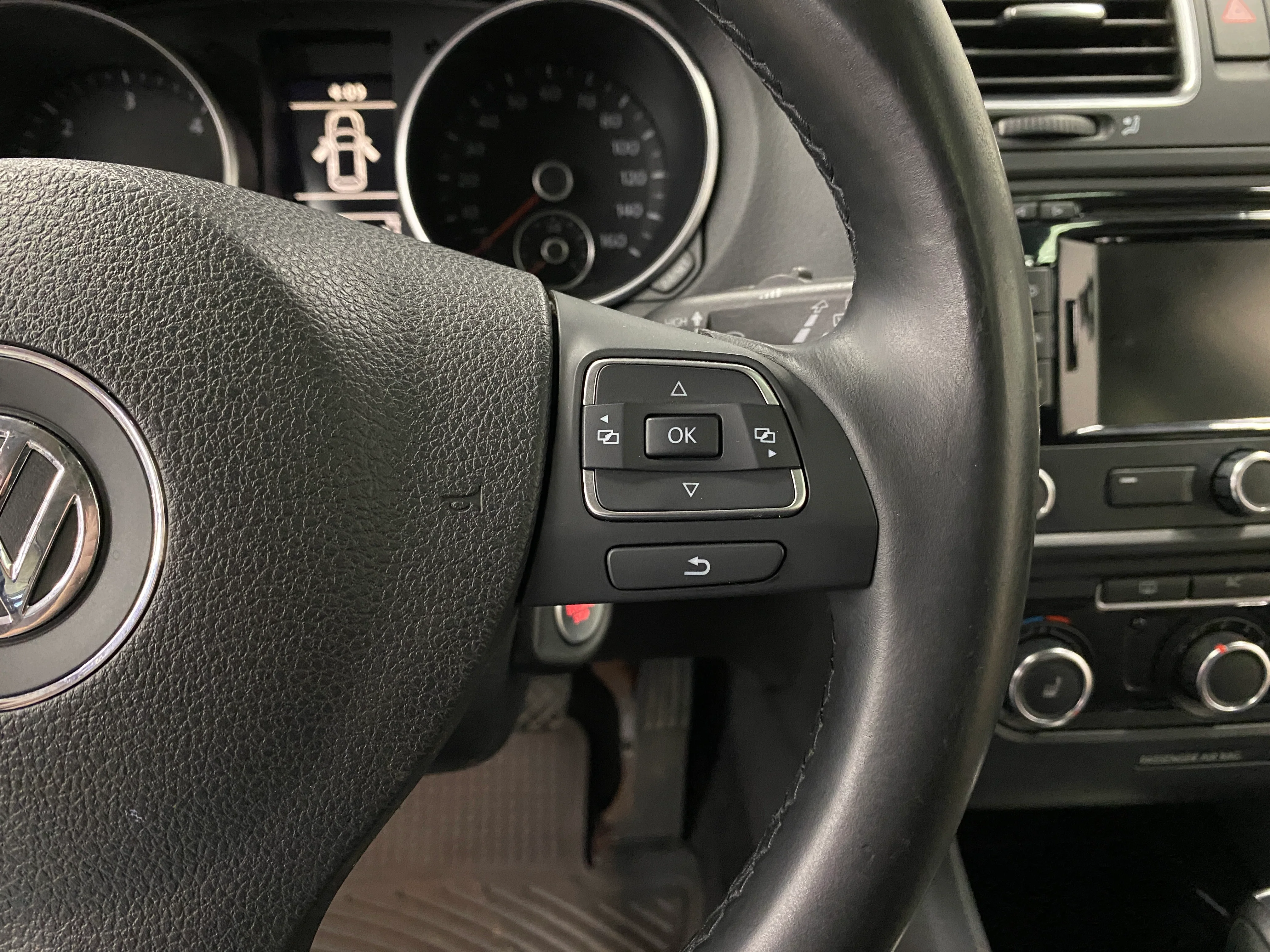 2012 Volkswagen Jetta TDI - Image 23