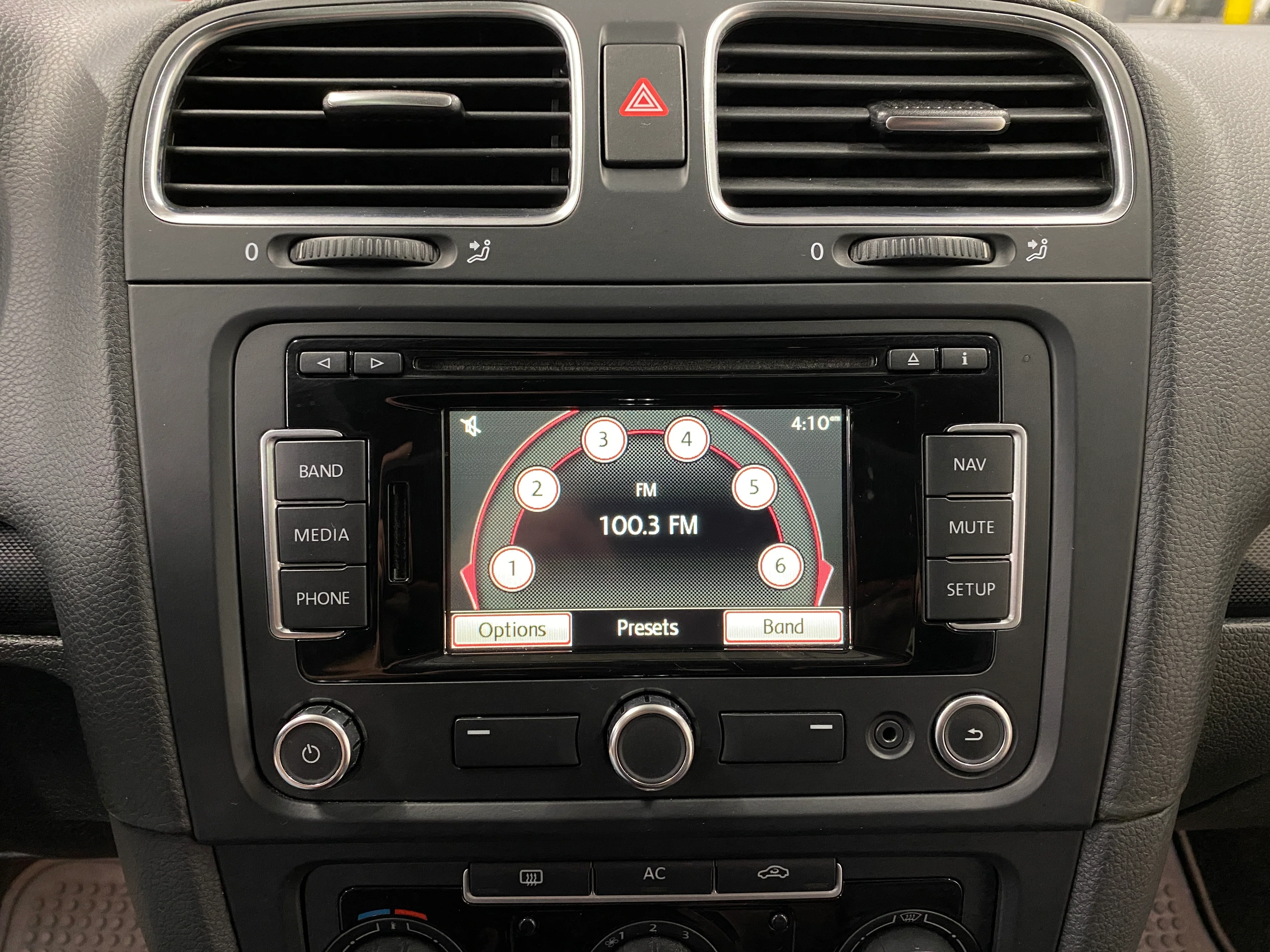 2012 Volkswagen Jetta TDI - Image 24