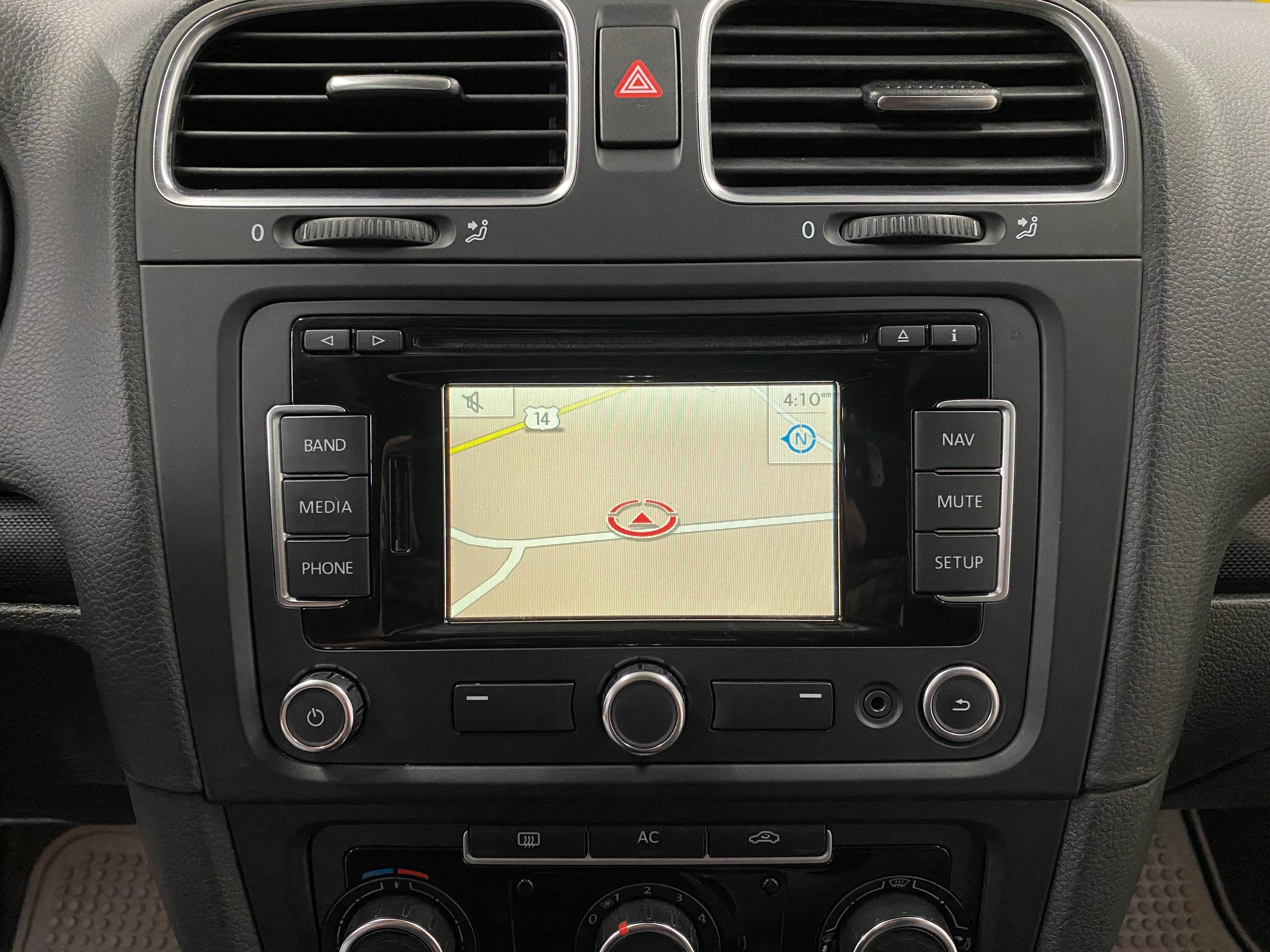 2012 Volkswagen Jetta TDI - Image 25