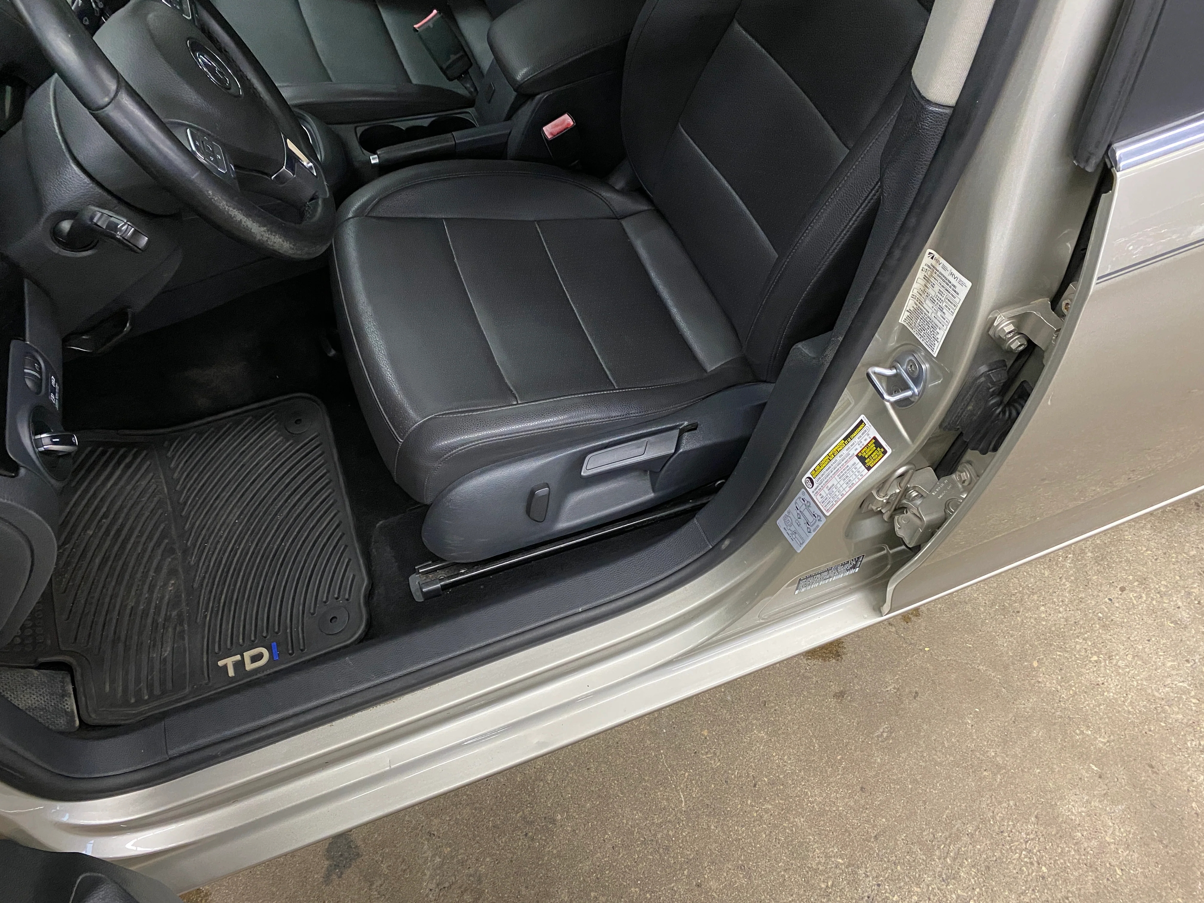2012 Volkswagen Jetta TDI - Image 40