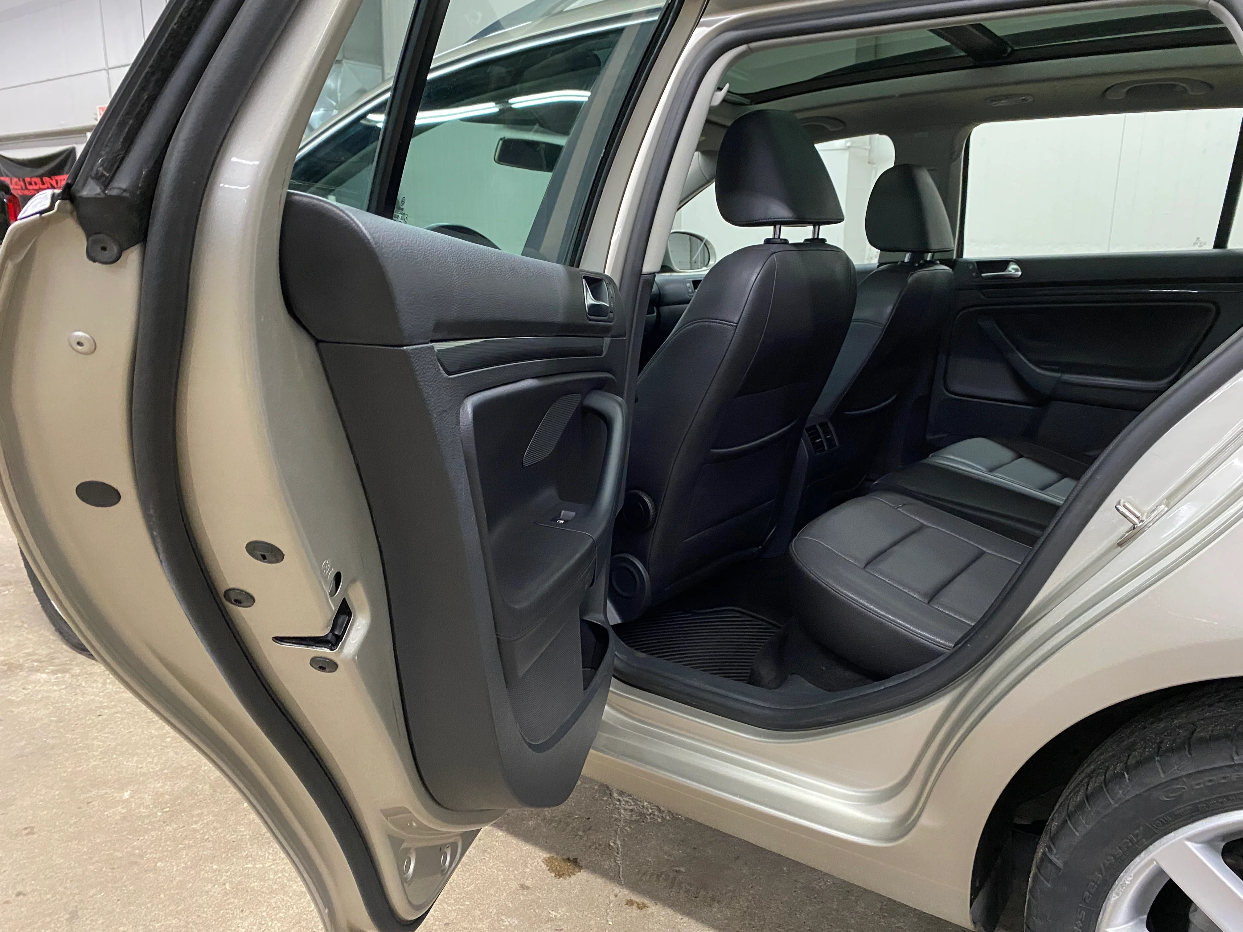 2012 Volkswagen Jetta TDI - Image 42