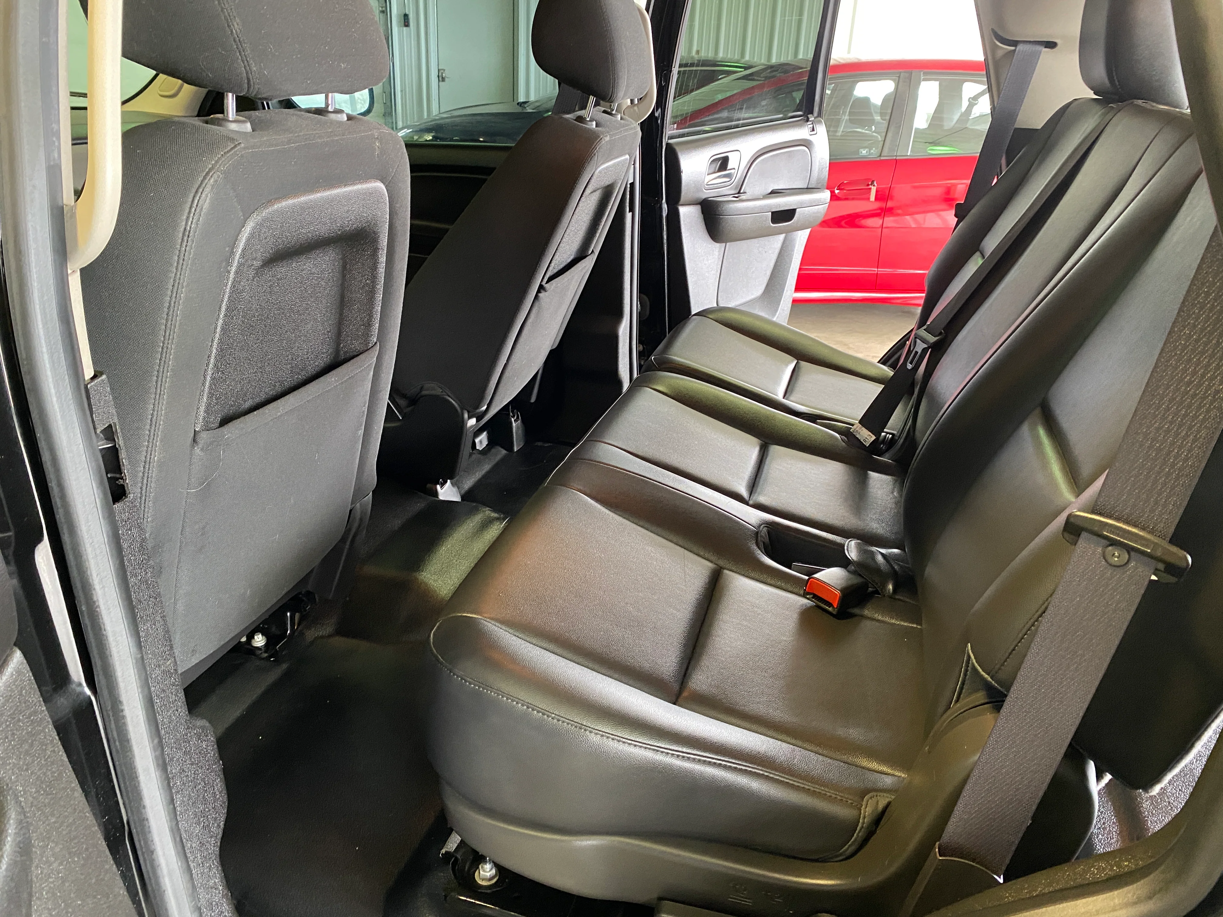 2013 Chevrolet Tahoe 4WD 5.3L - Image 11