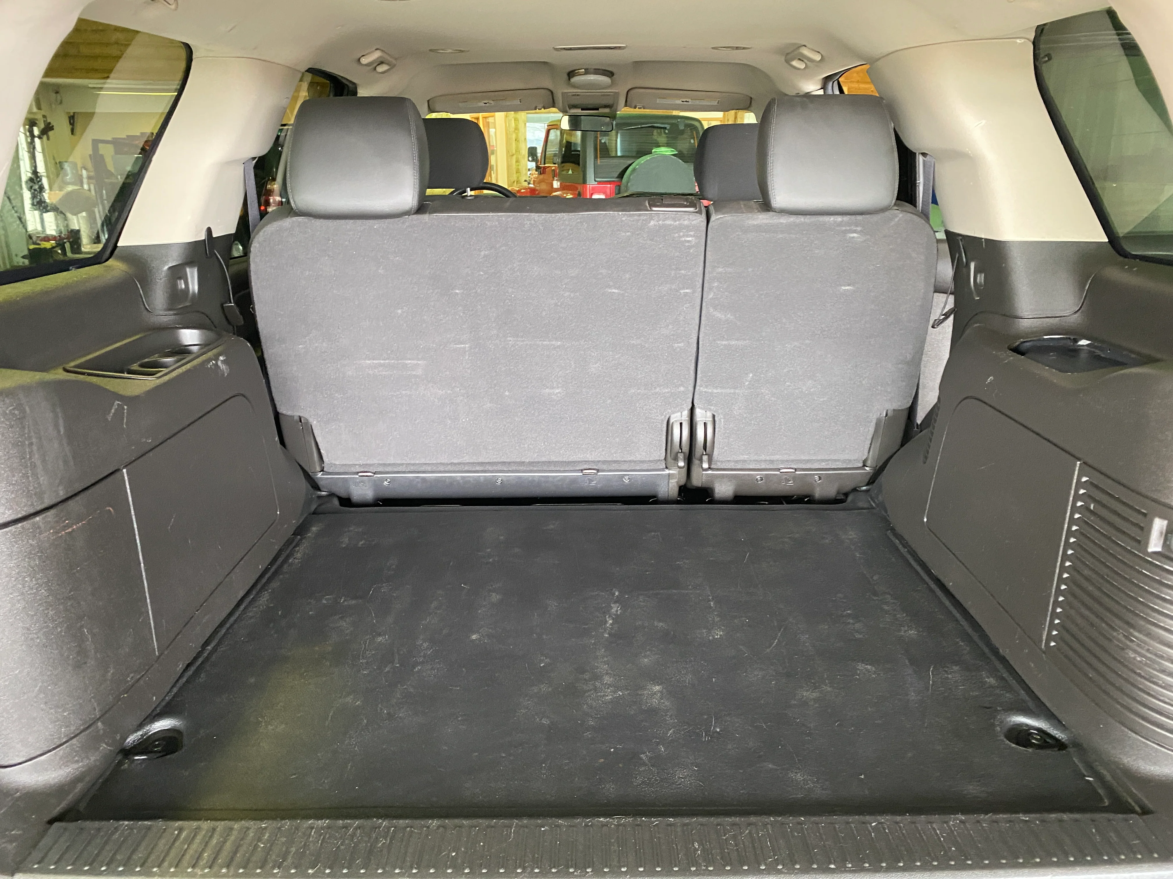 2013 Chevrolet Tahoe 4WD 5.3L - Image 12
