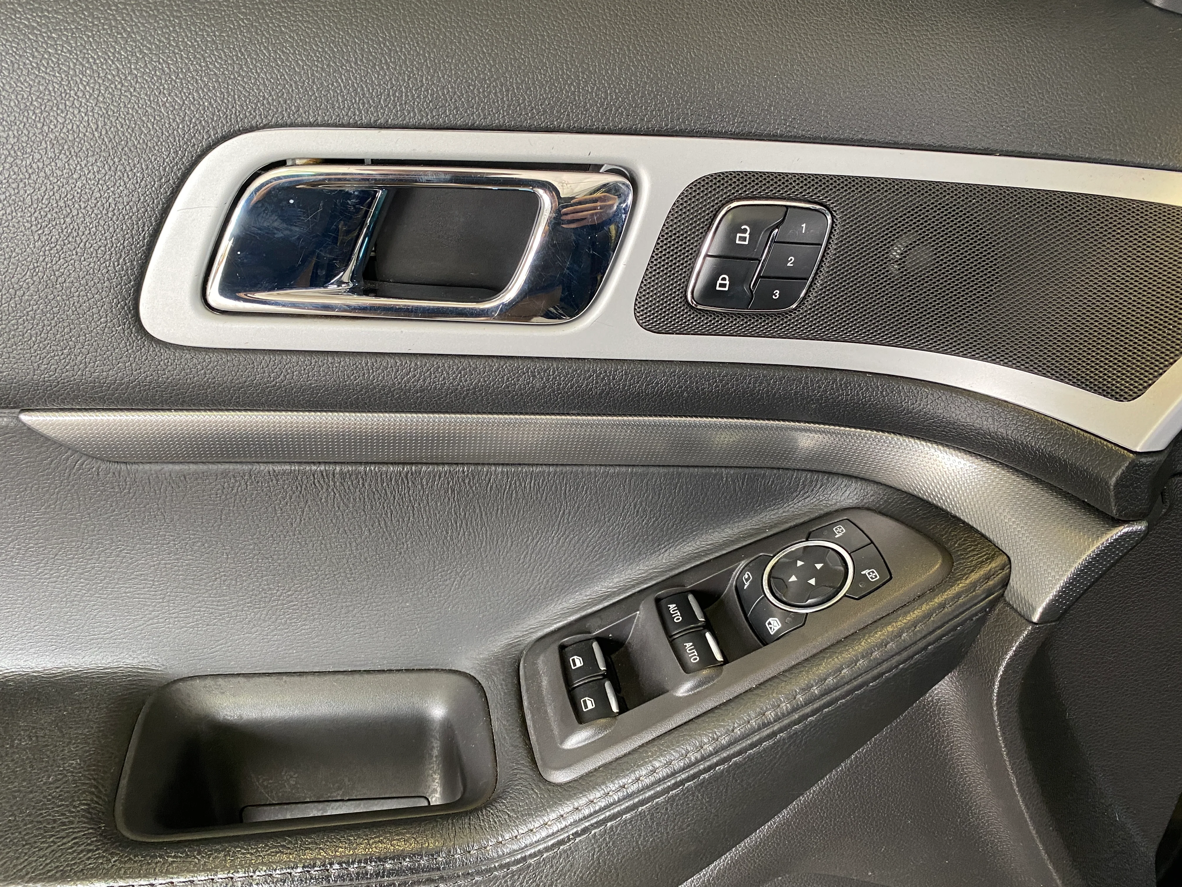 2013 Ford Explorer Sport 4WD - Image 30