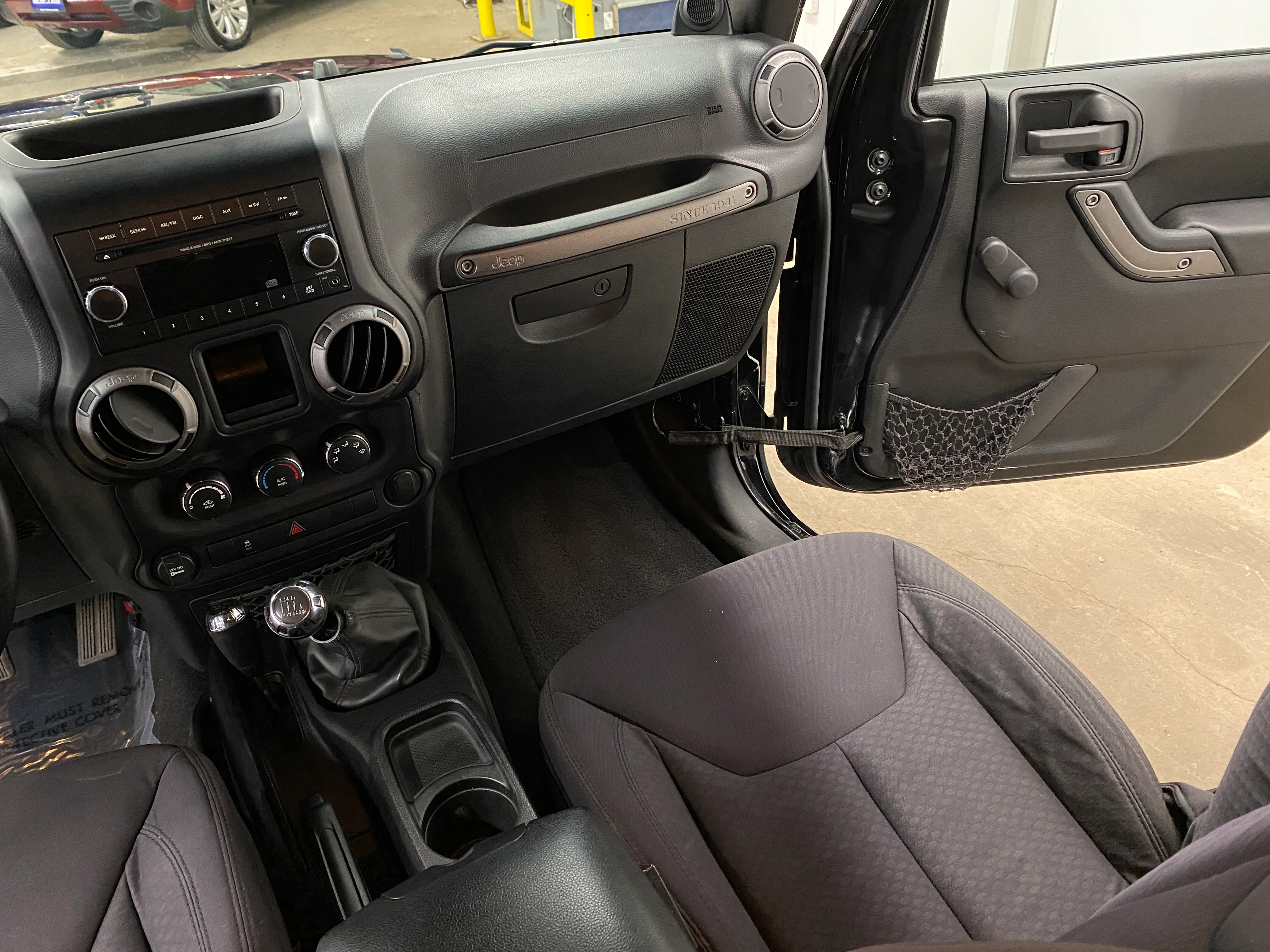 2013 Jeep Wrangler Sport 4WD Manual - Image 17