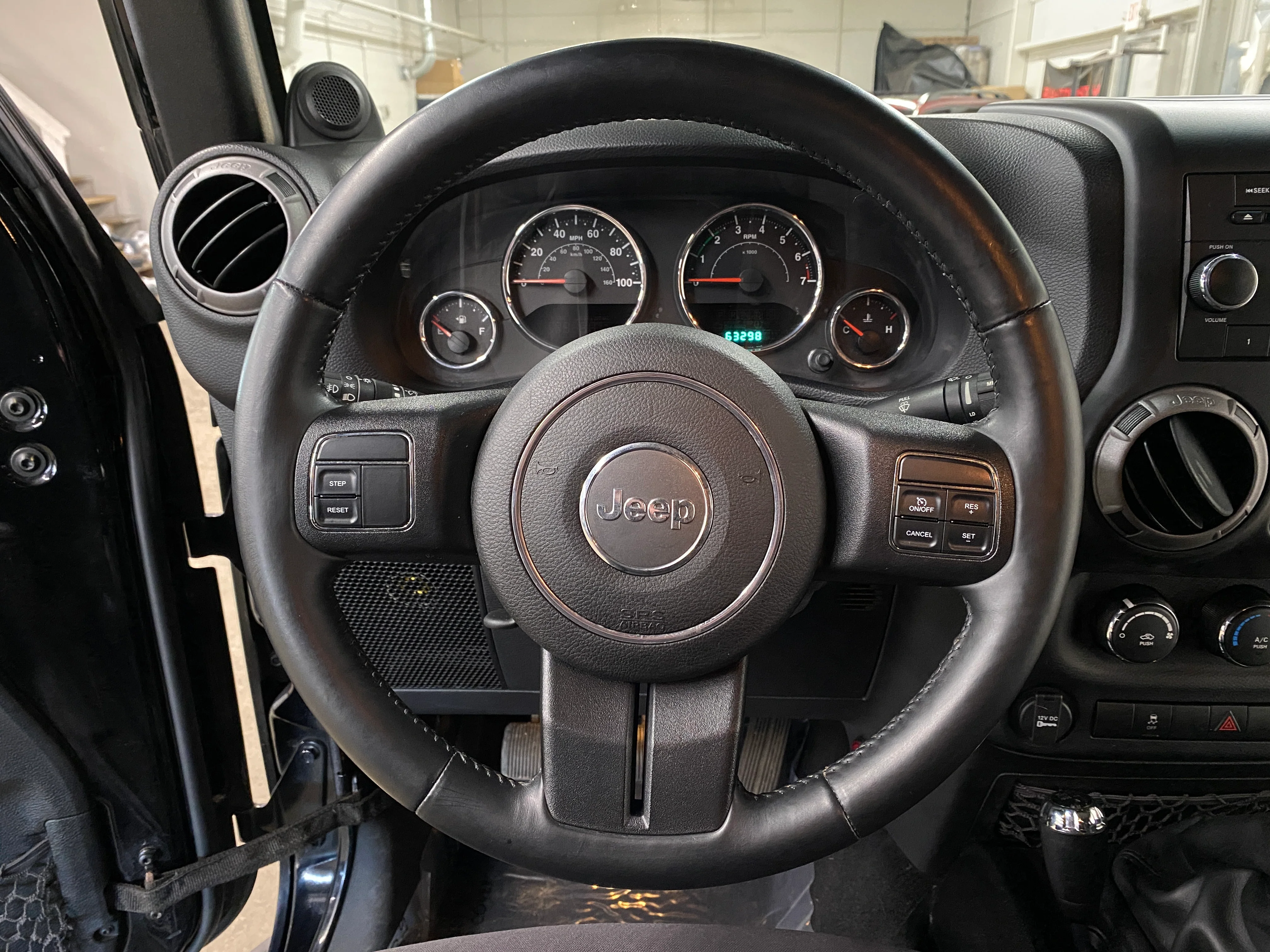 2013 Jeep Wrangler Sport 4WD Manual - Image 18