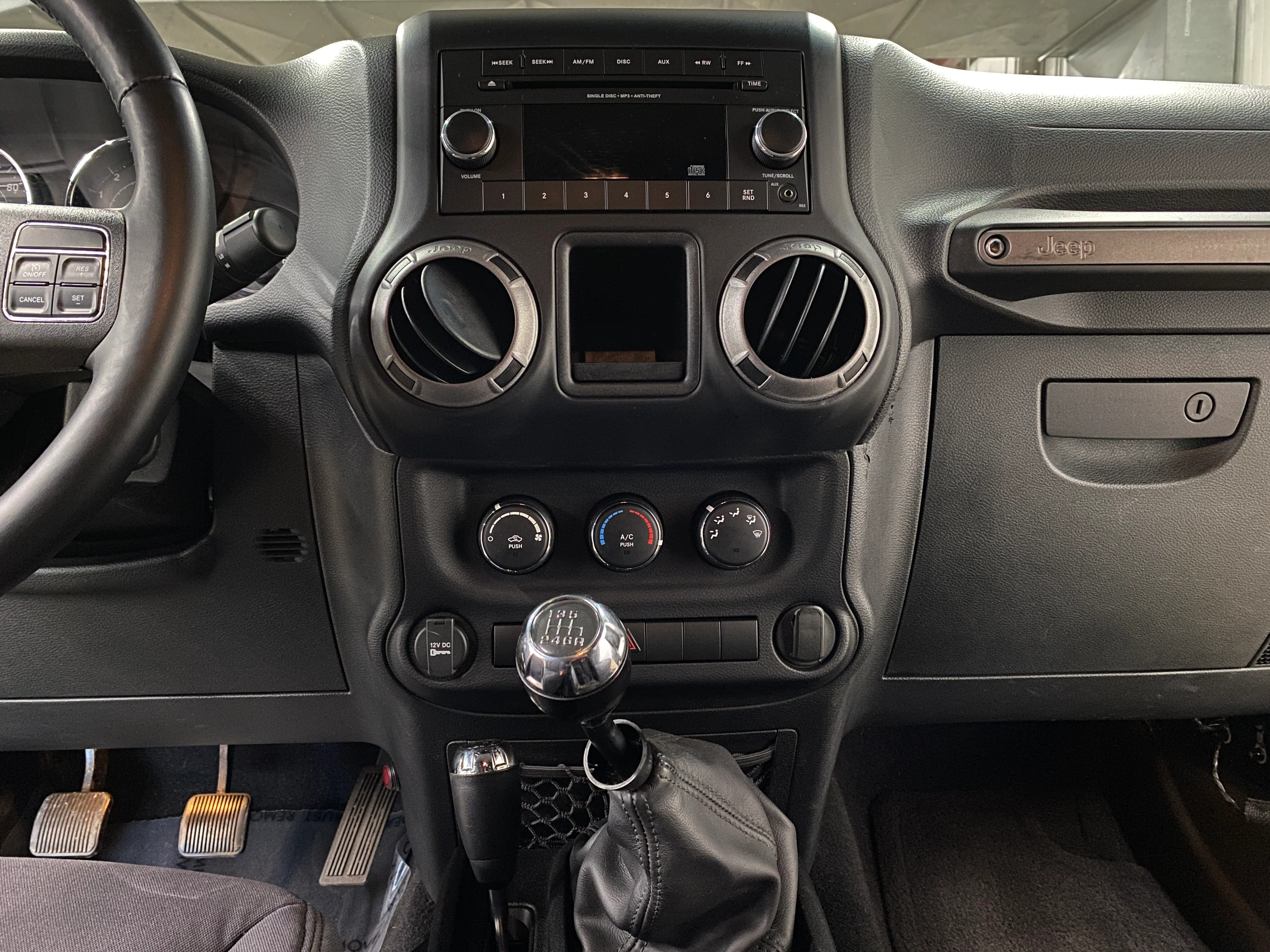2013 Jeep Wrangler Sport 4WD Manual - Image 21