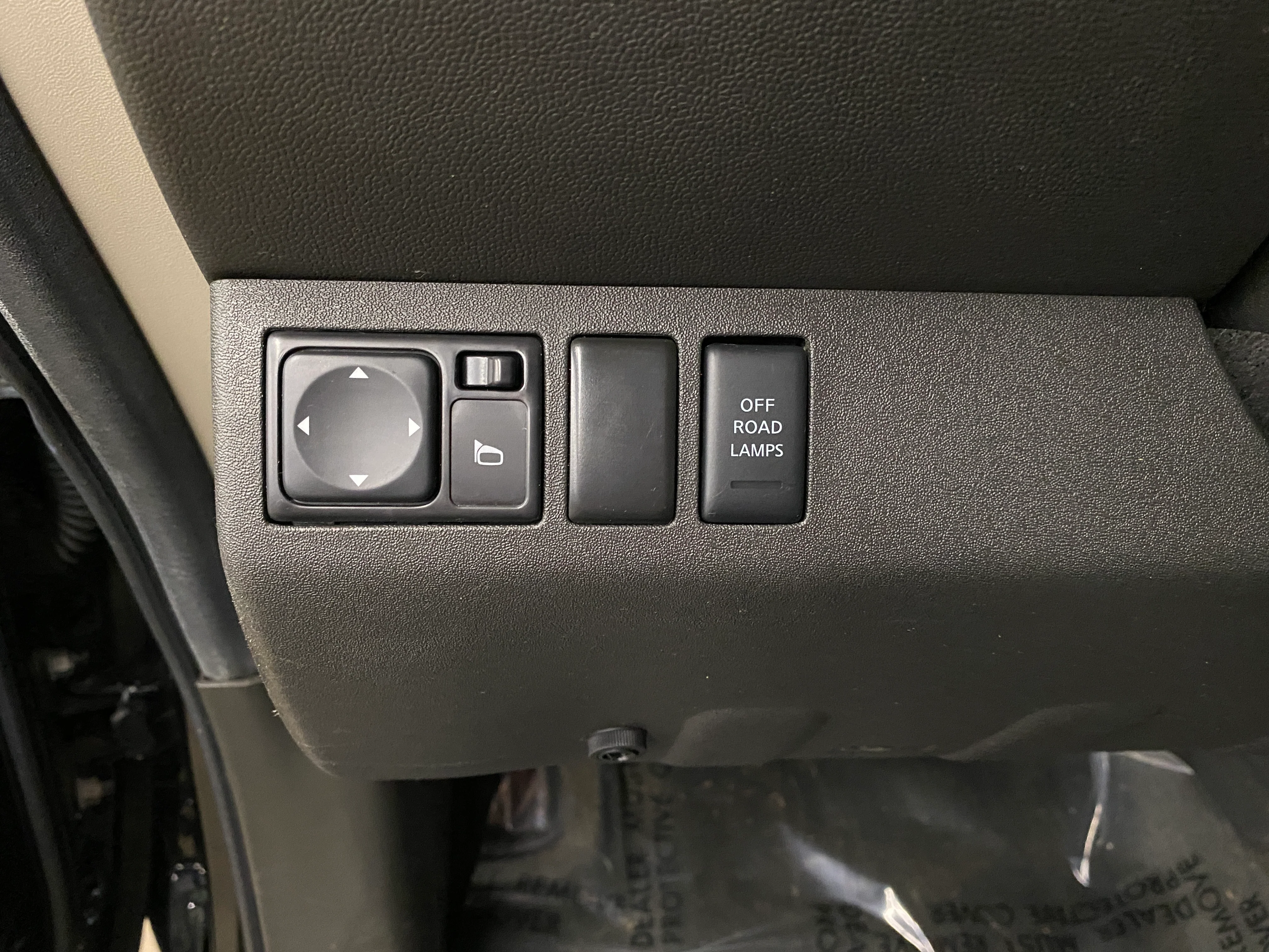 2013 Nissan Xterra PRO-4X 4WD - Image 12