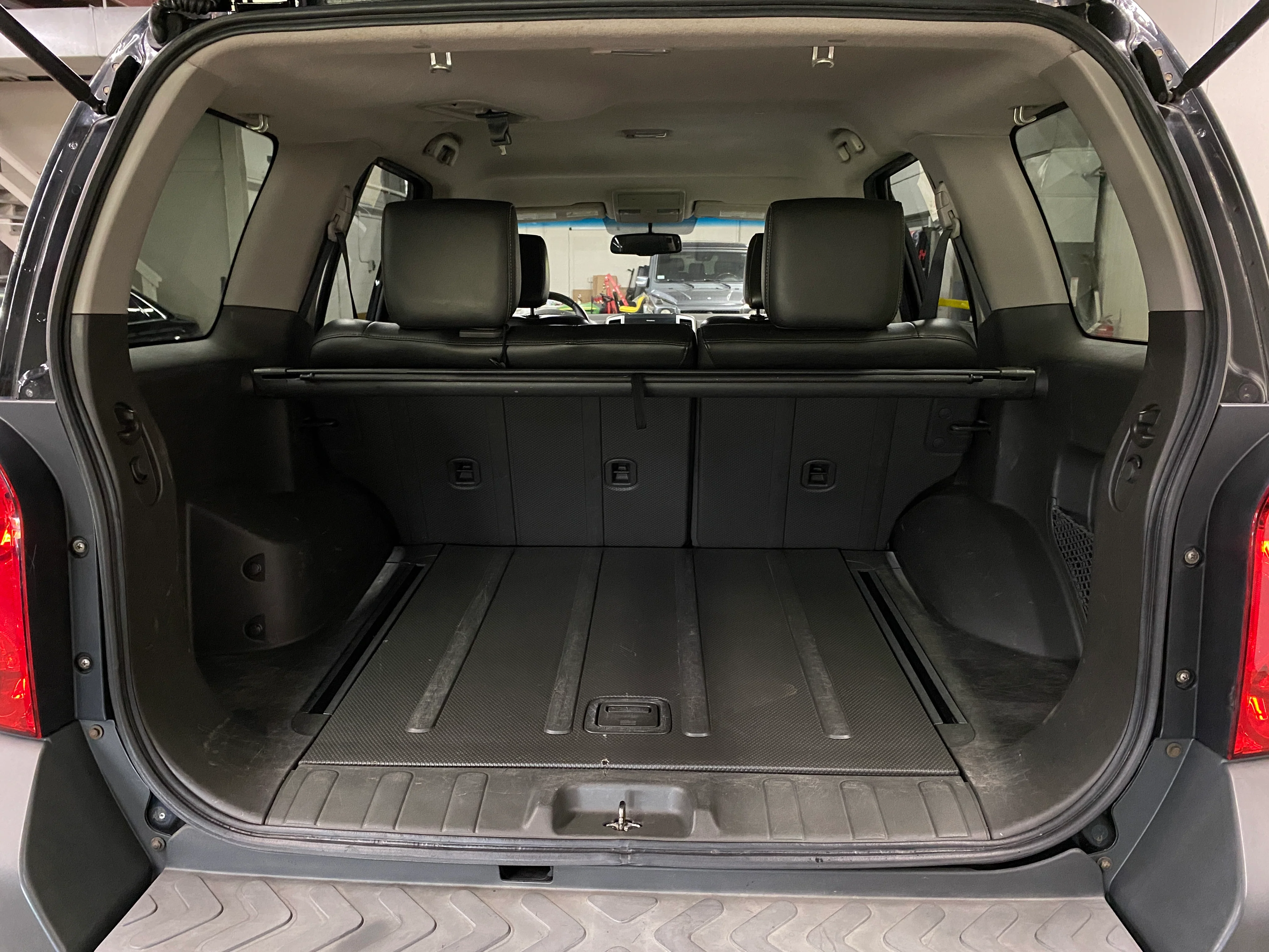2013 Nissan Xterra PRO-4X 4WD - Image 14