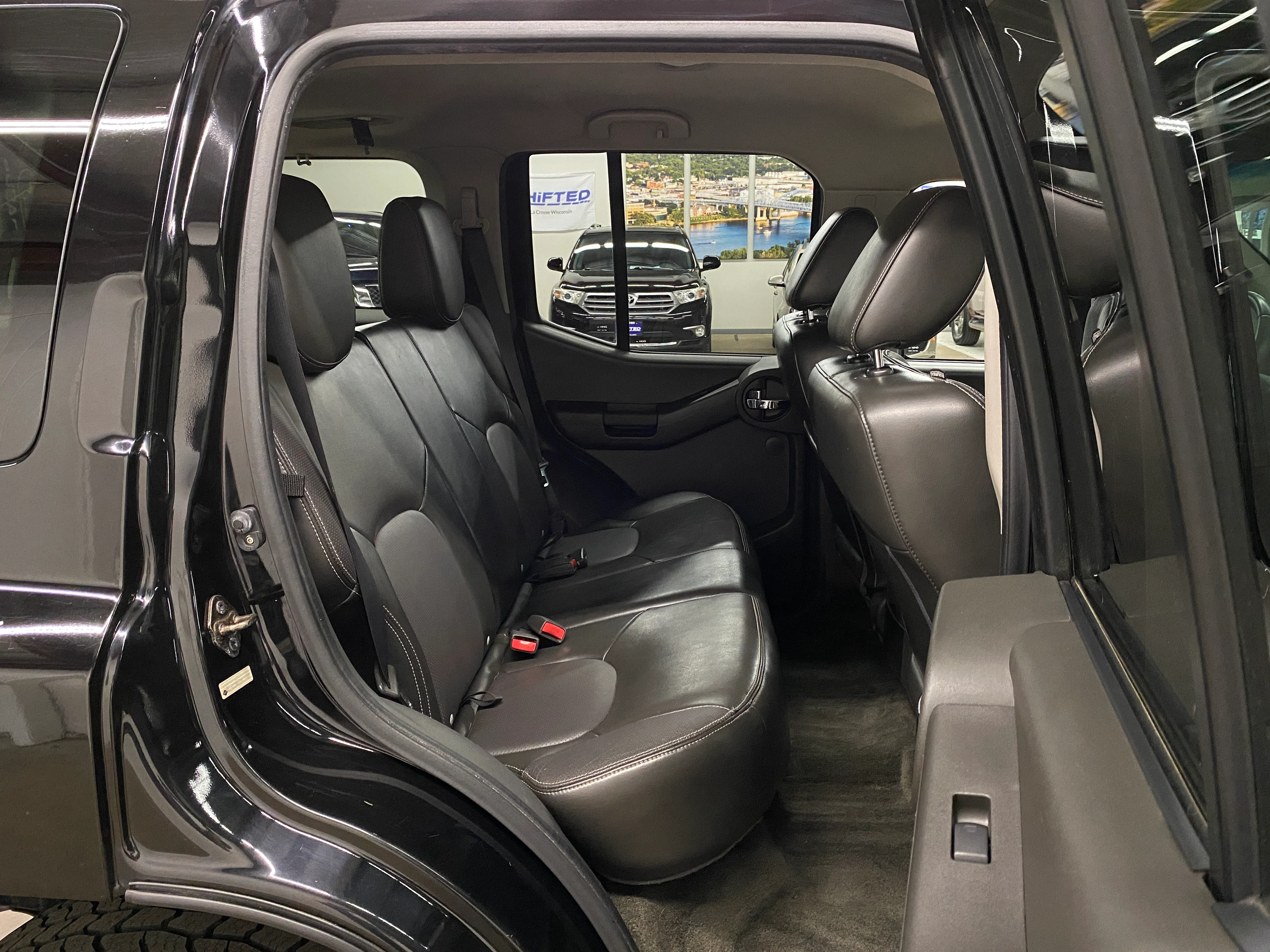 2013 Nissan Xterra PRO-4X 4WD - Image 17