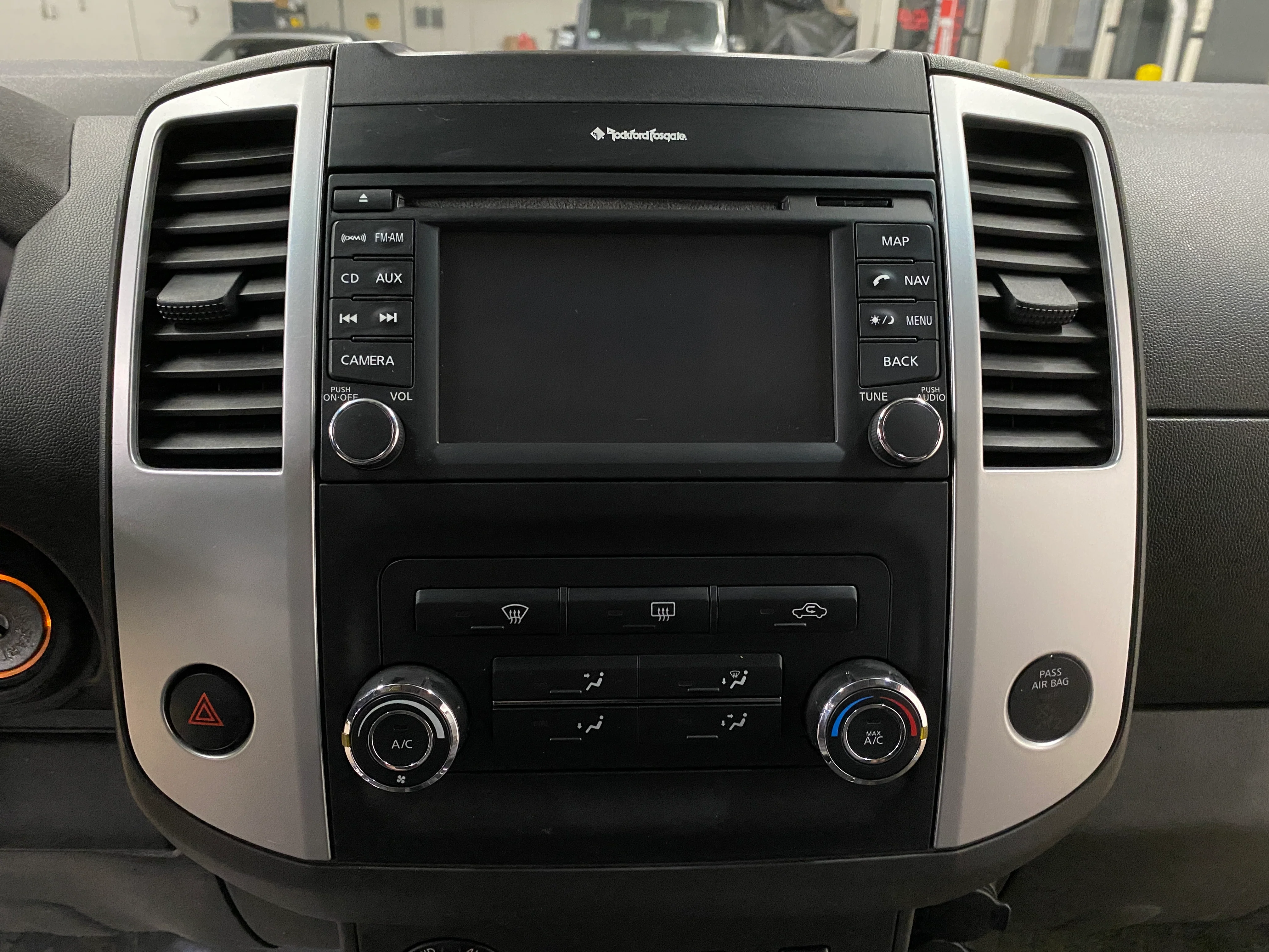 2013 Nissan Xterra PRO-4X 4WD - Image 25