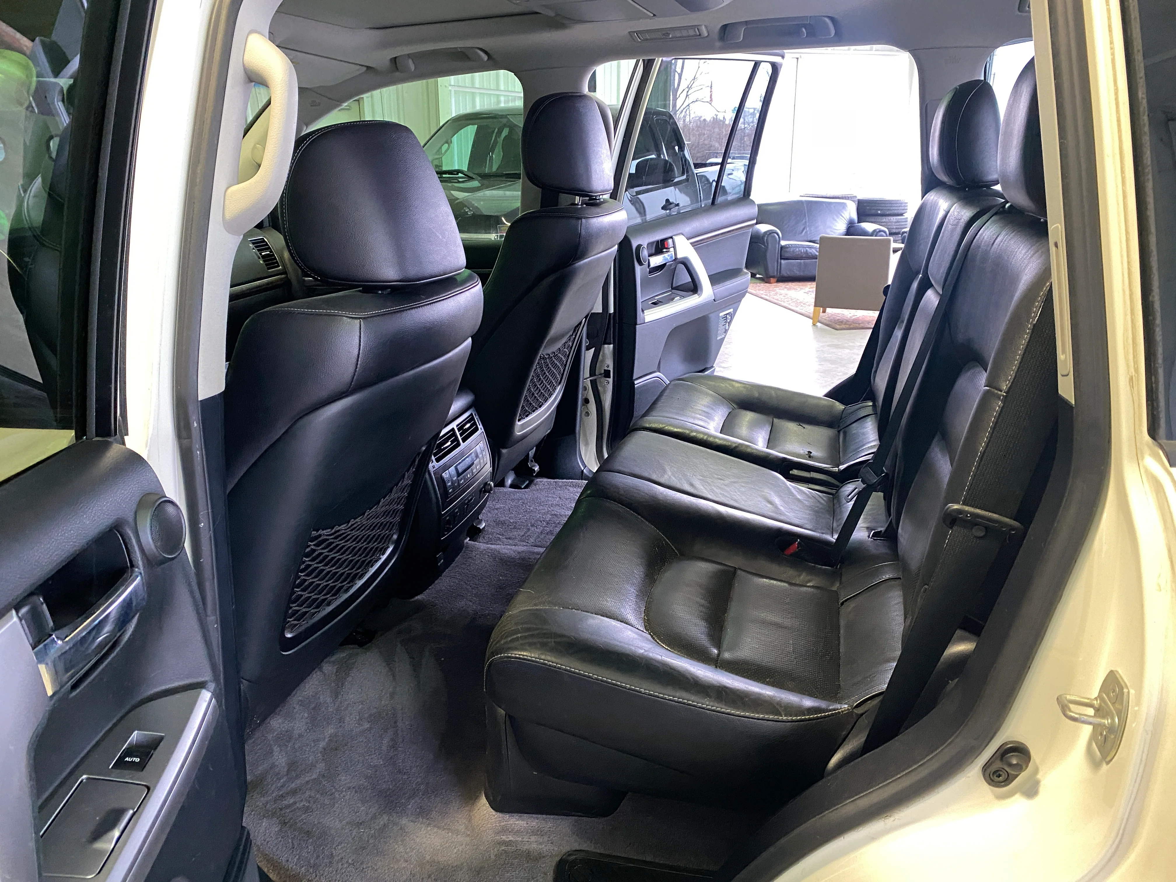 2013 Toyota Land Cruiser - Image 11