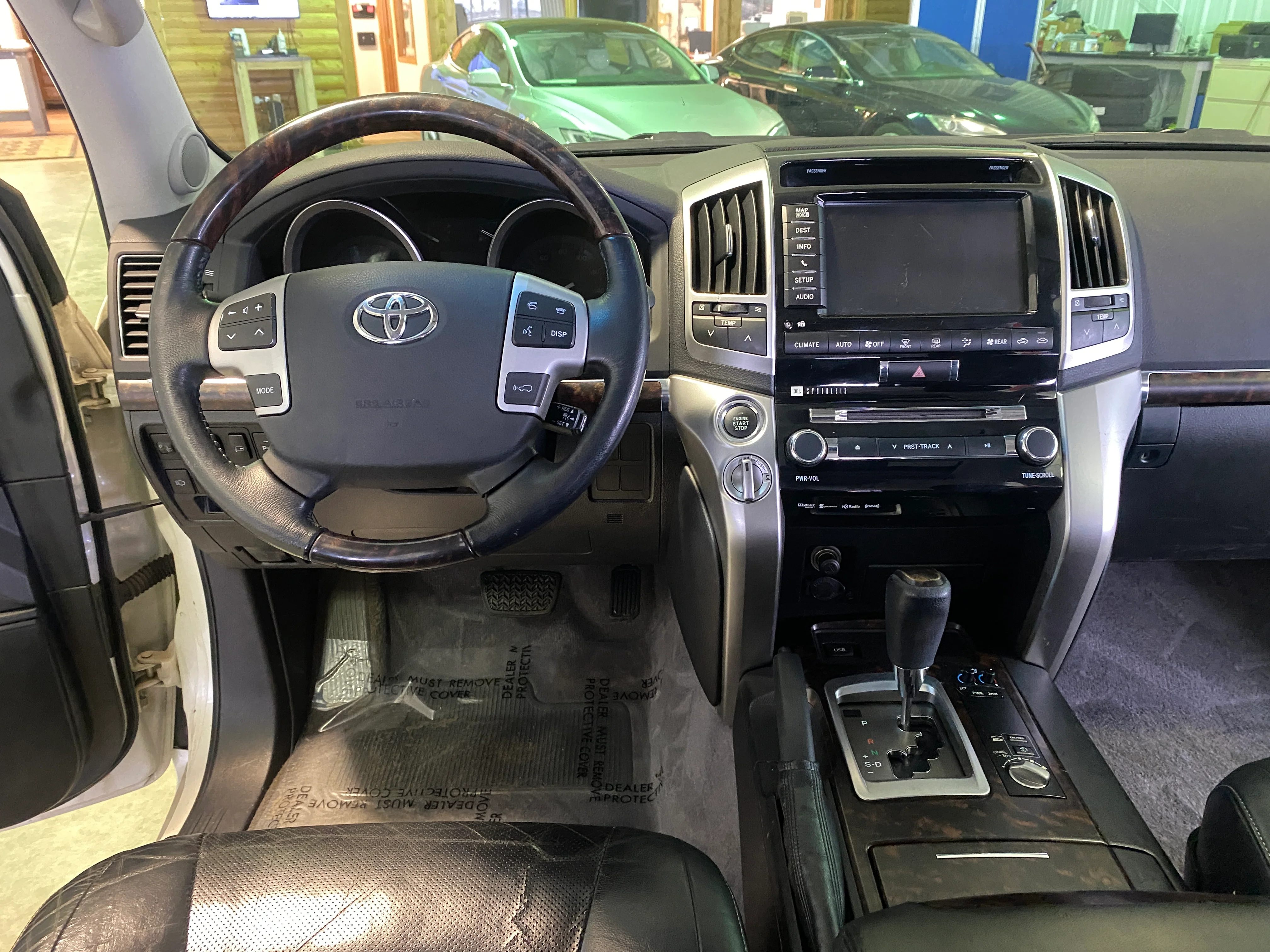 2013 Toyota Land Cruiser - Image 16