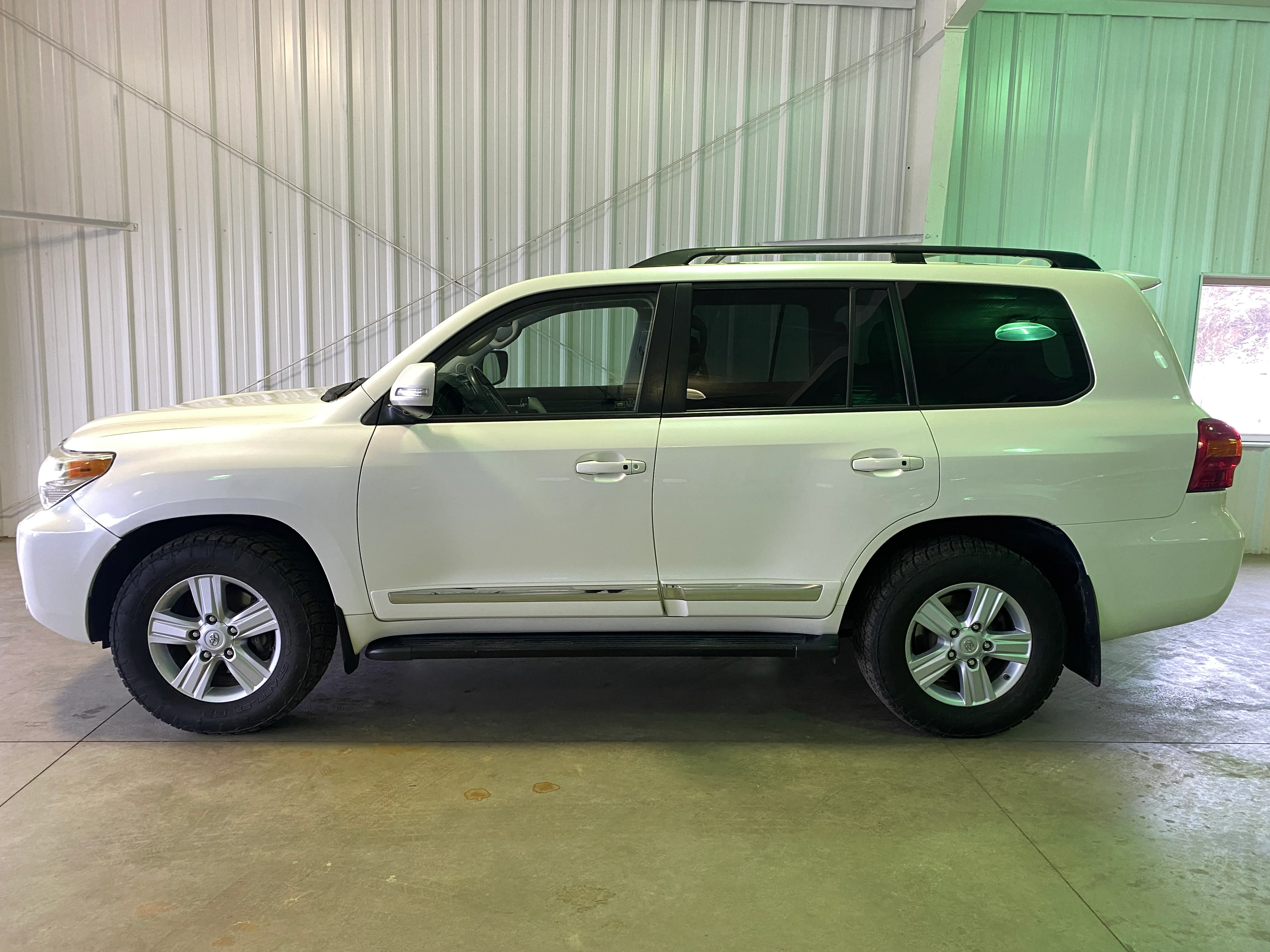 2013 Toyota Land Cruiser - Image 2