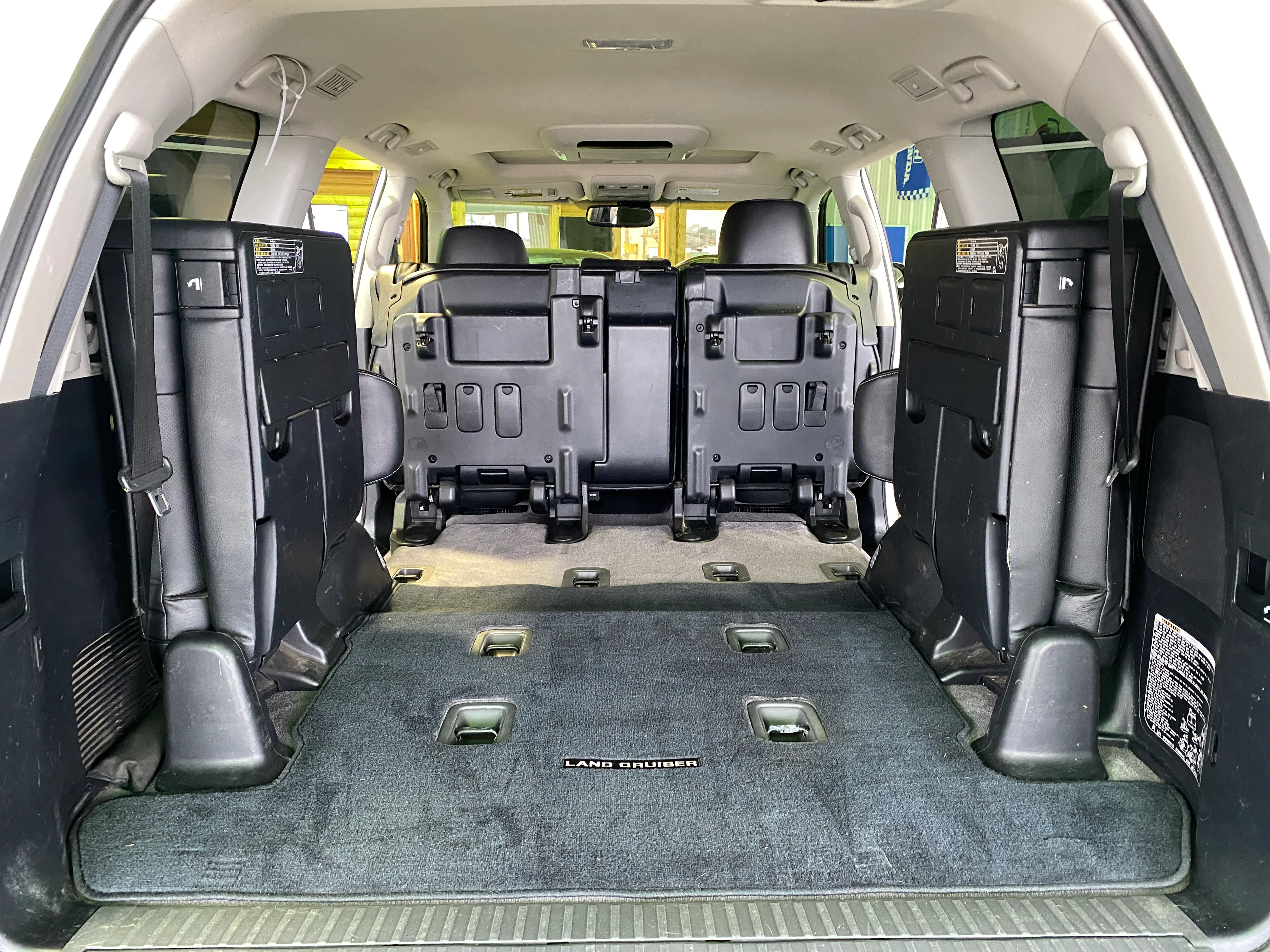 2013 Toyota Land Cruiser - Image 27