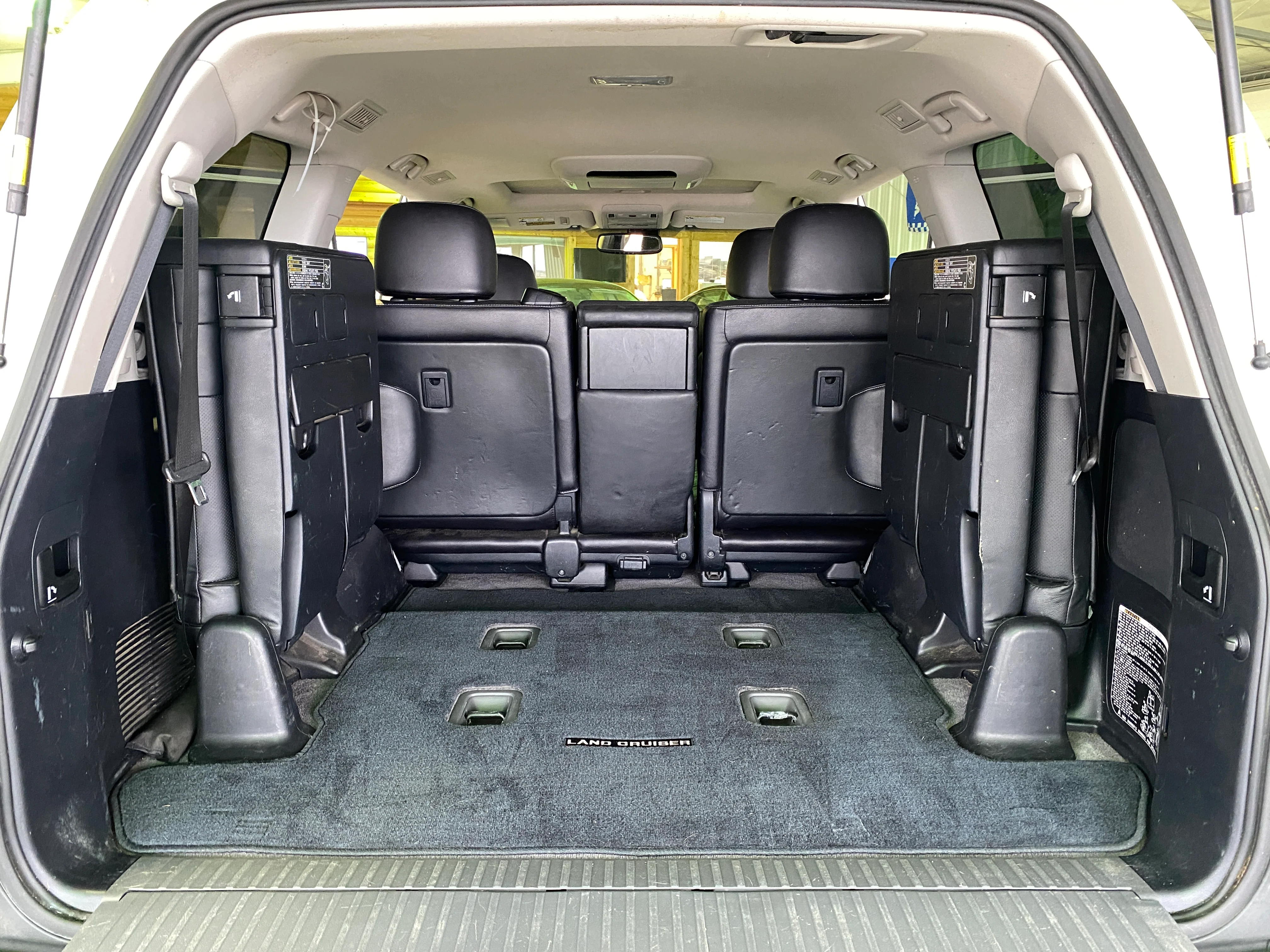 2013 Toyota Land Cruiser - Image 28