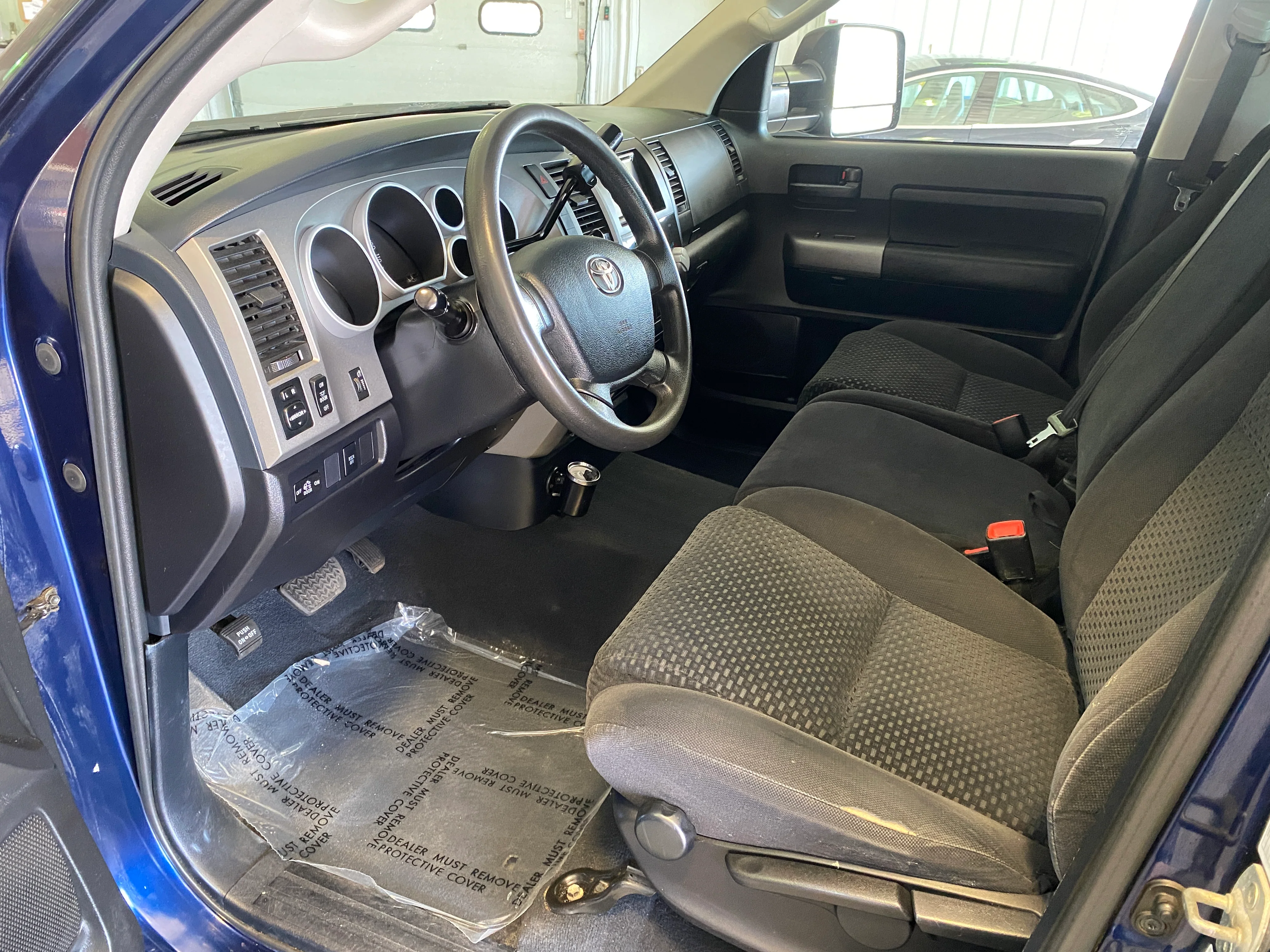 2013 Toyota Tundra SR5 4WD 5.7L - Image 10