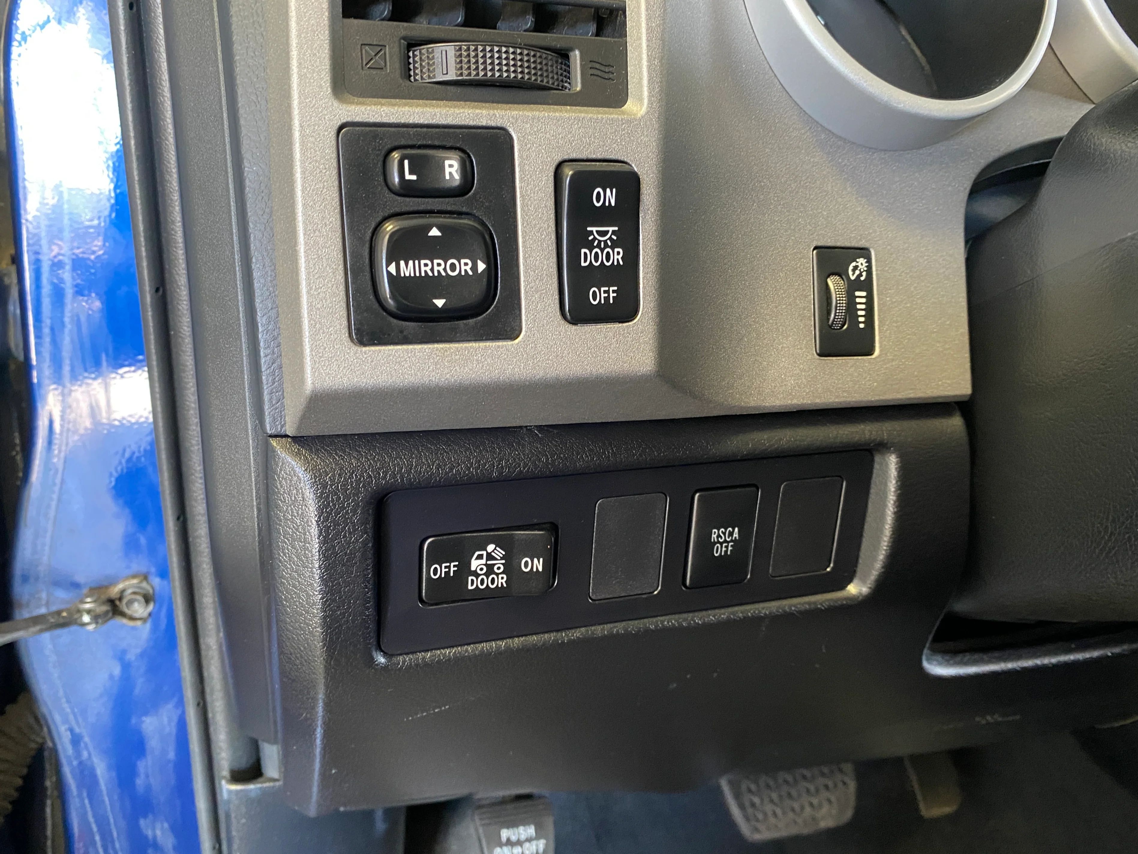 2013 Toyota Tundra SR5 4WD 5.7L - Image 23