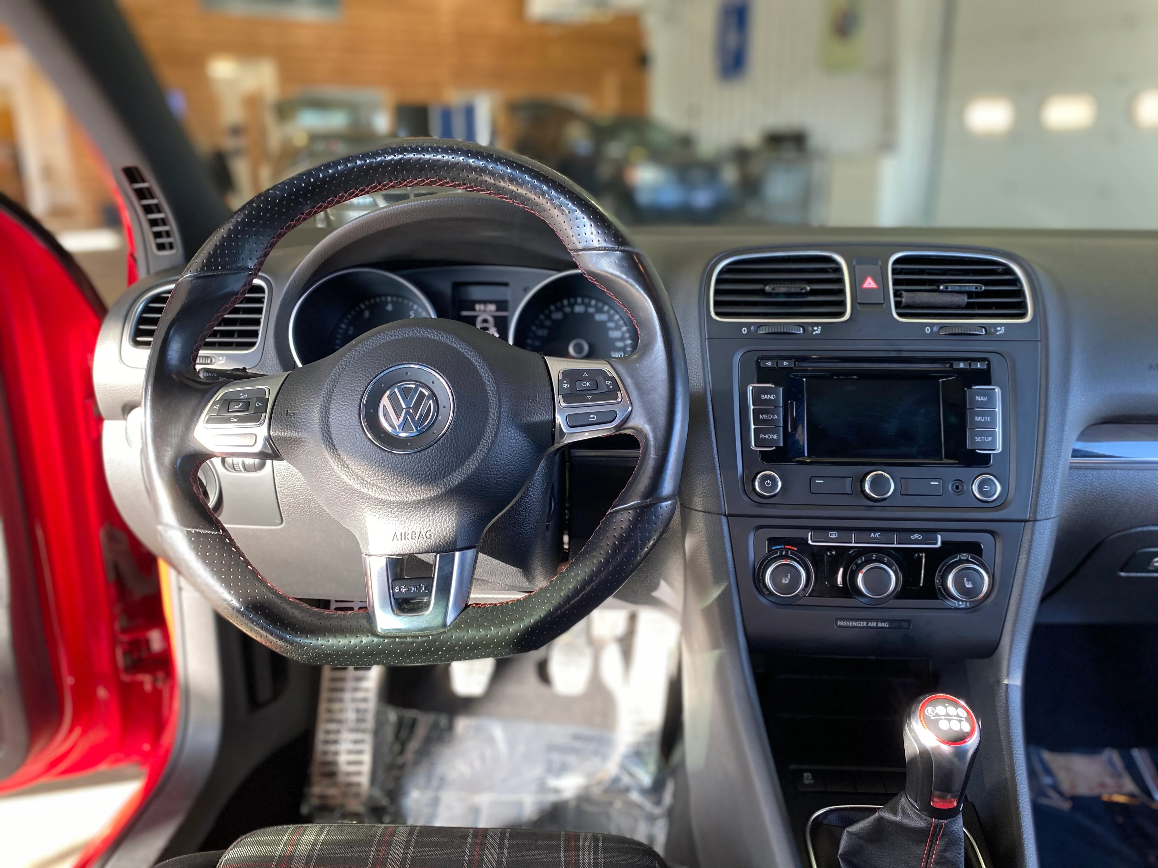 2013 Volkswagen GTI Manual - Image 16