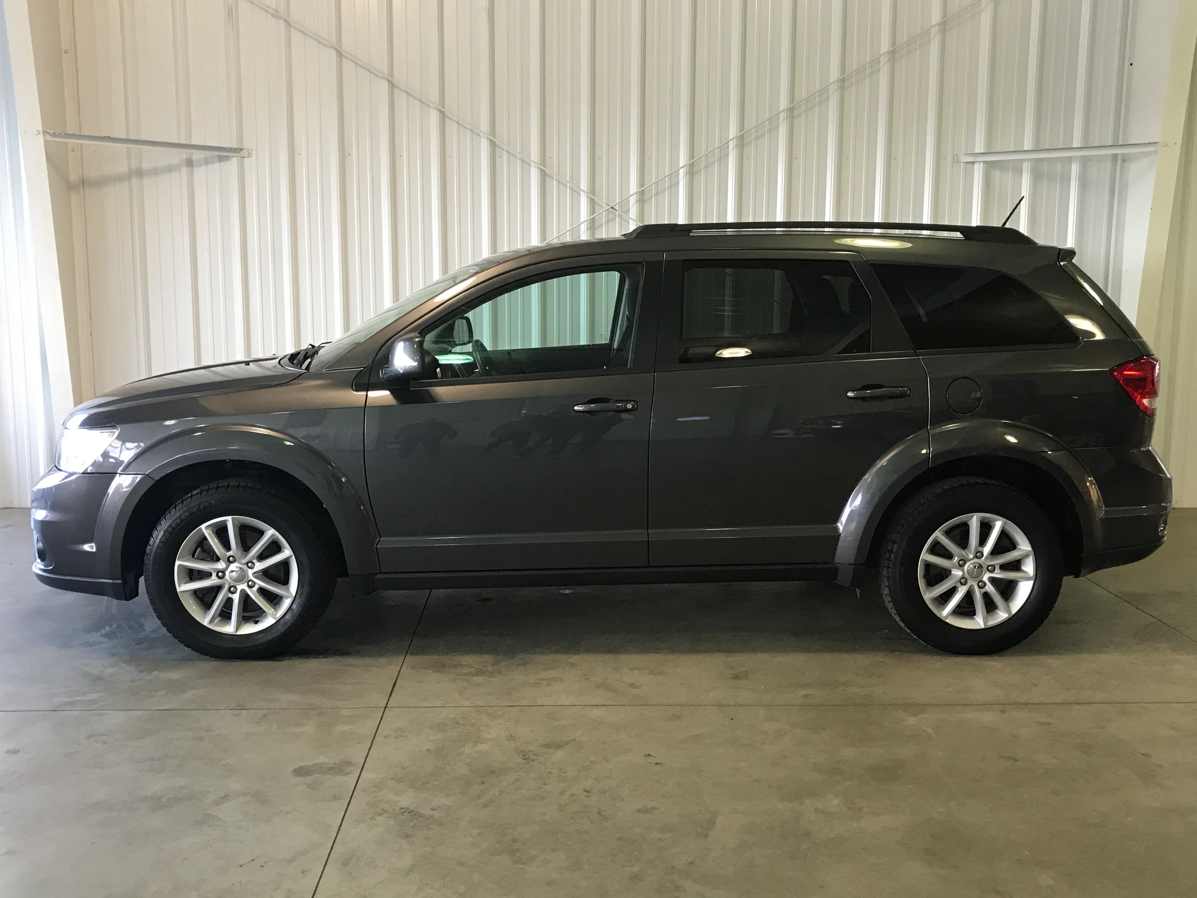 2014 Dodge Journey - Image 2