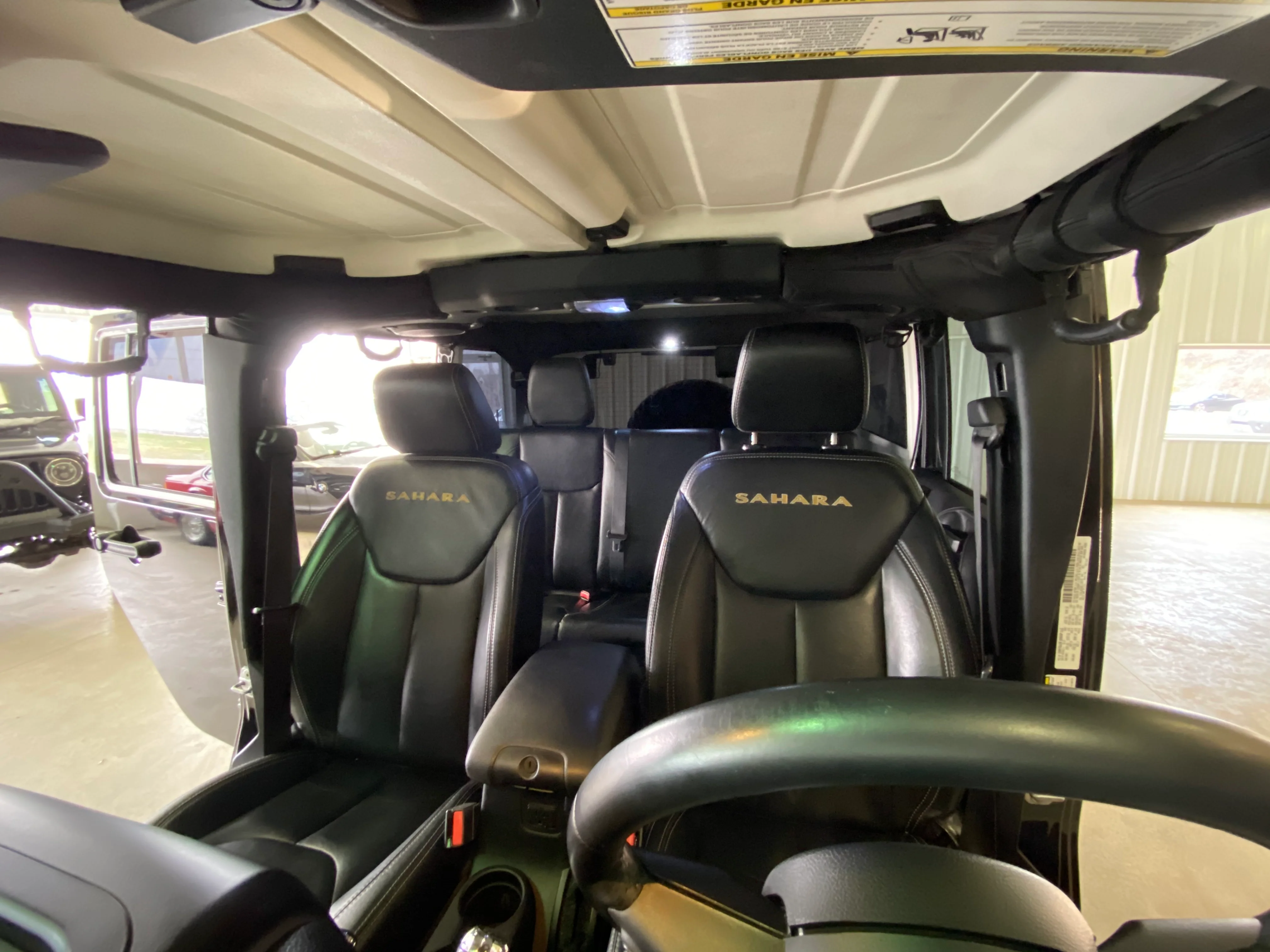 2014 Jeep Wrangler Unlimited Sahara - Image 23