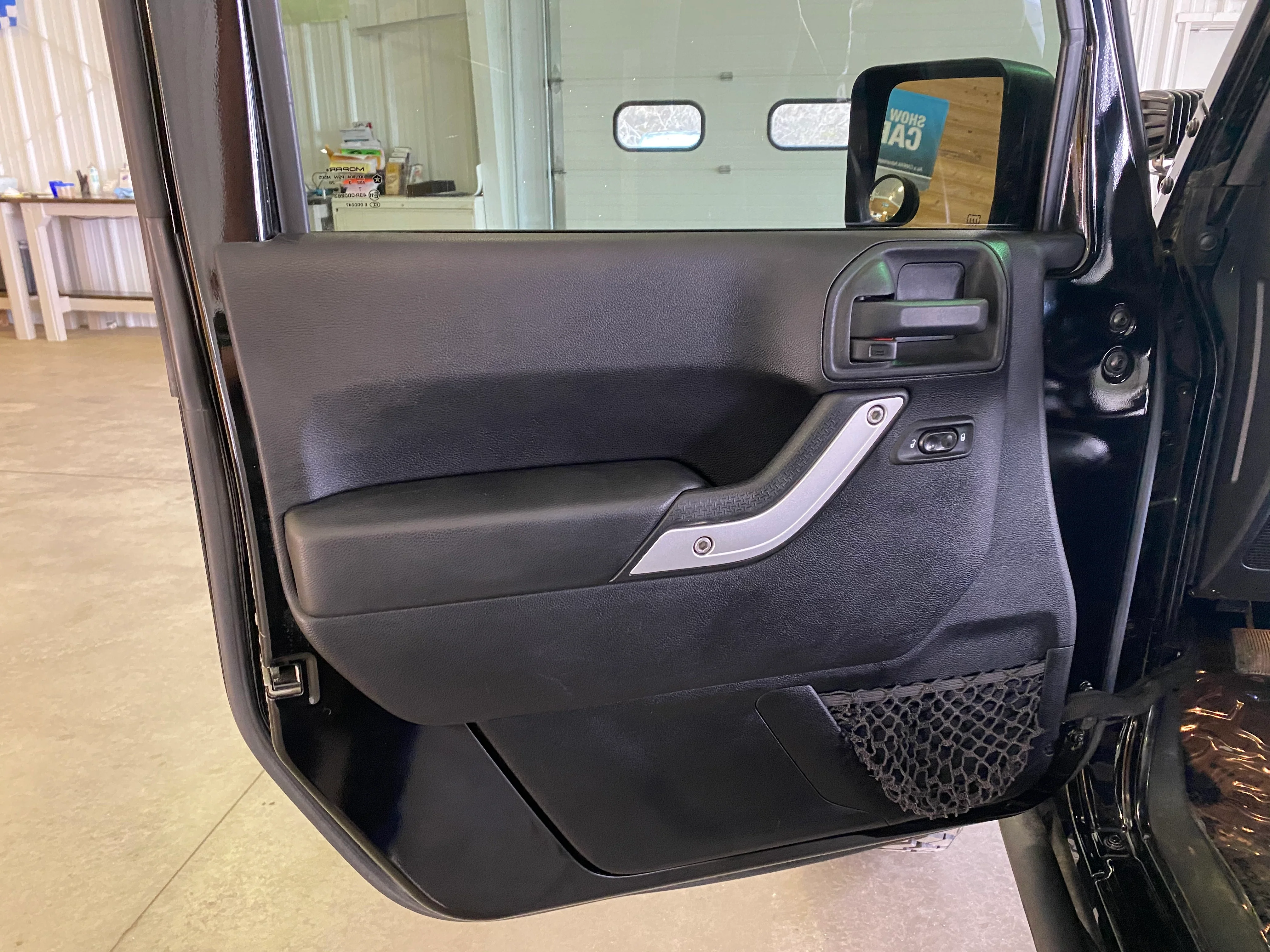 2014 Jeep Wrangler Unlimited Sahara - Image 24