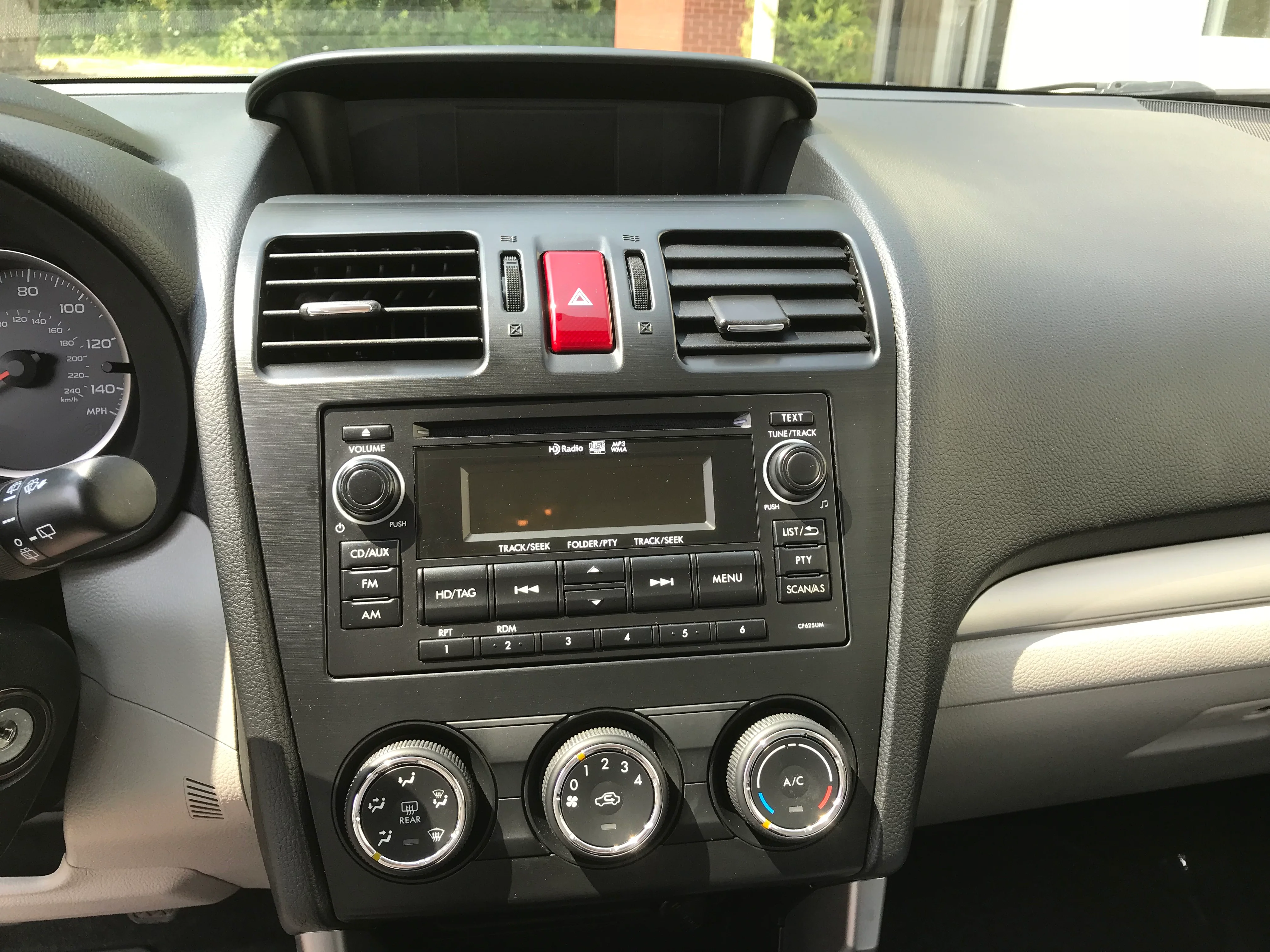2014 Subaru Forester - Image 13