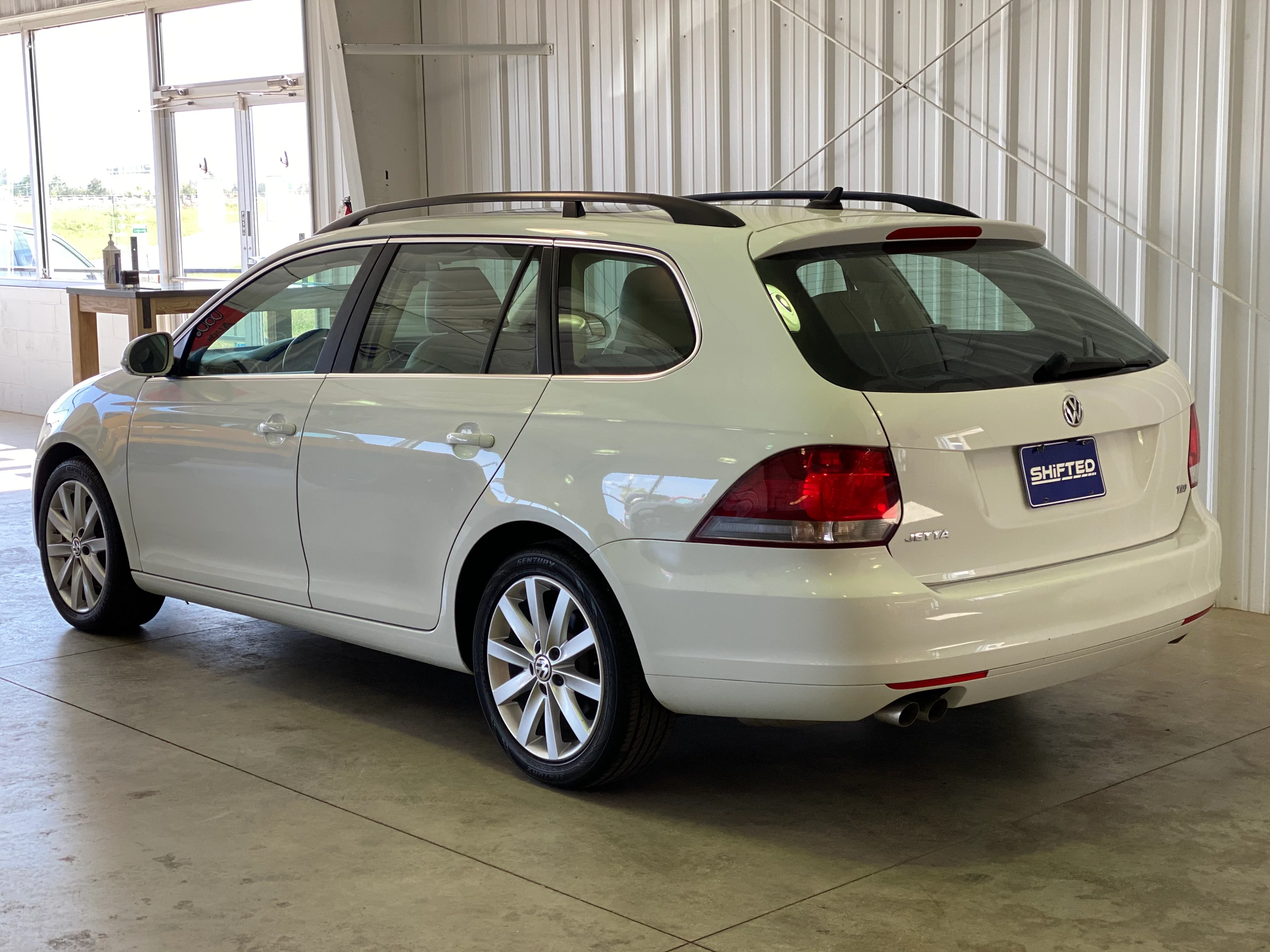 2014 Volkswagen Jetta Sportwagen TDI DSG - Image 3